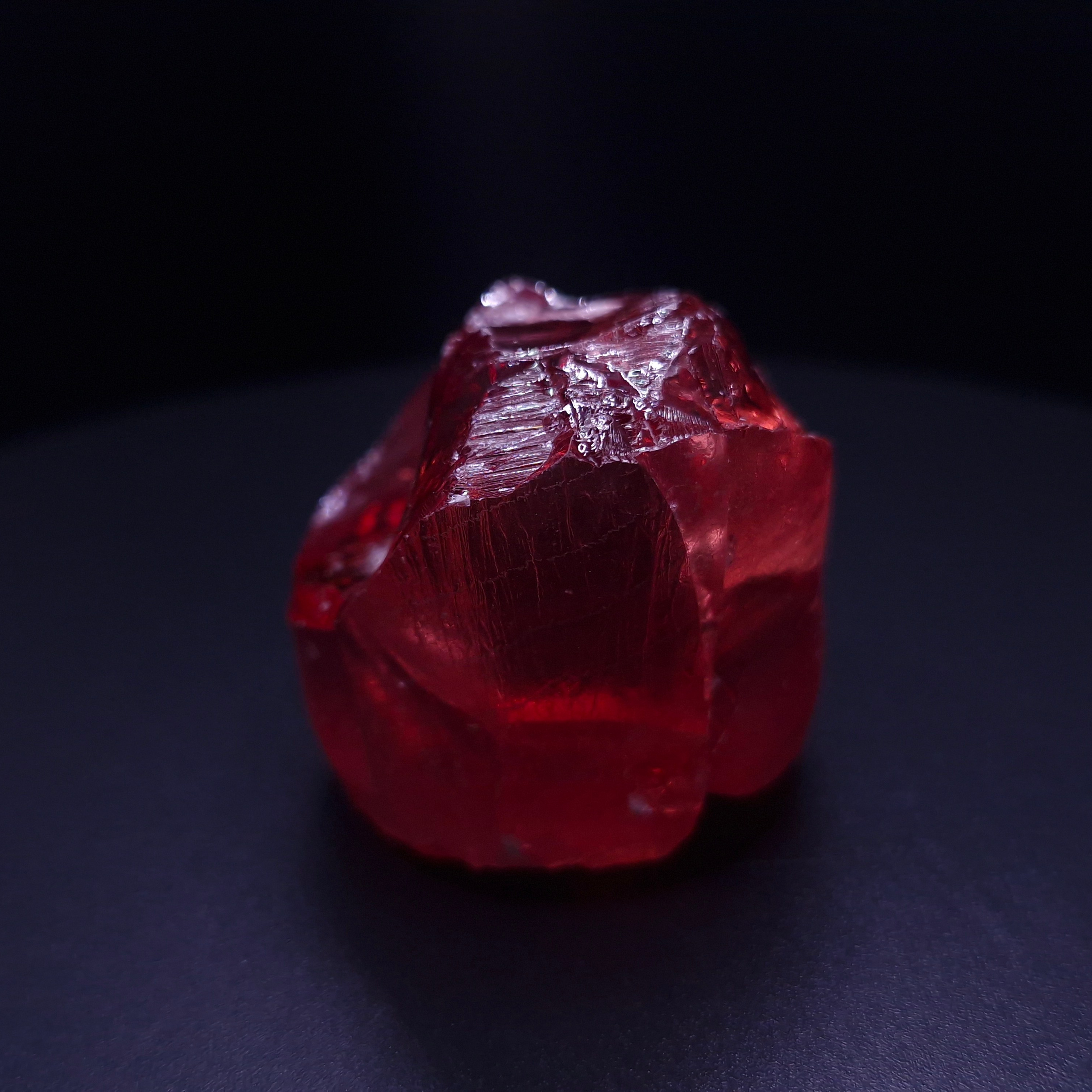 АИГ YAG красный. YAG garnet иттрий алюминиевый гранат ИАГ