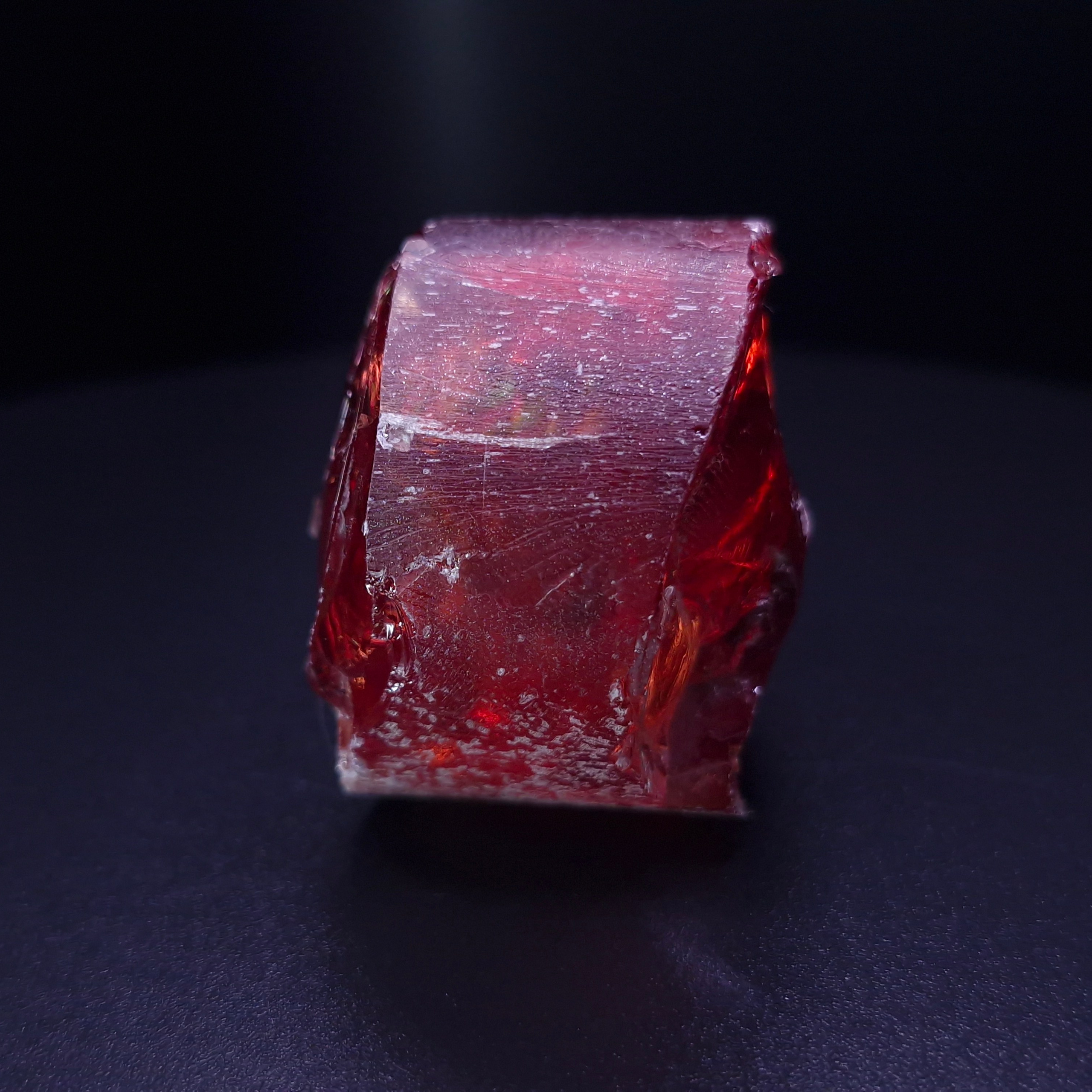 Алюмо иттриевый гранат red yag. YAG garnet иттрий алюминиевый гранат ИАГ