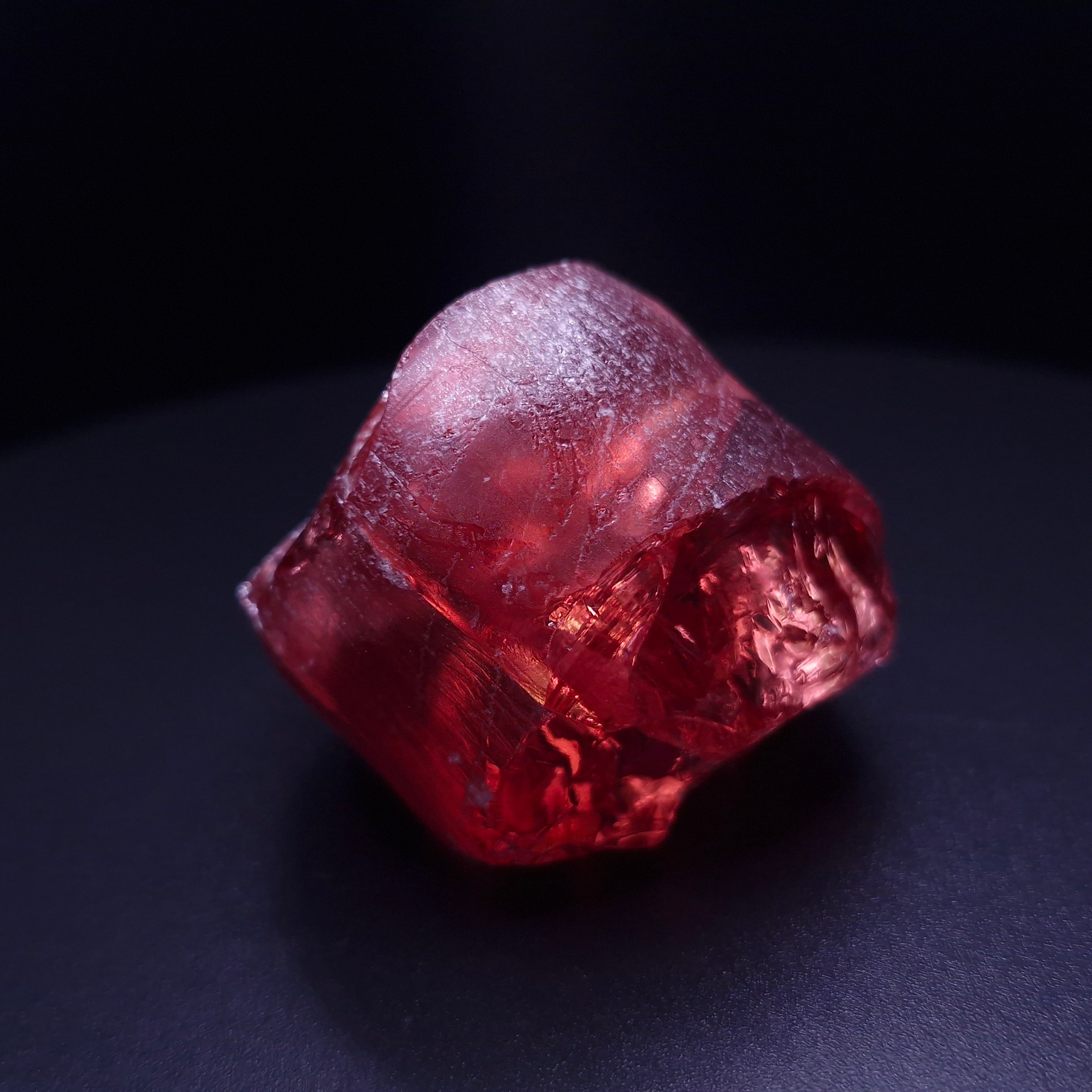 АИГ YAG красный. YAG garnet иттрий алюминиевый гранат ИАГ