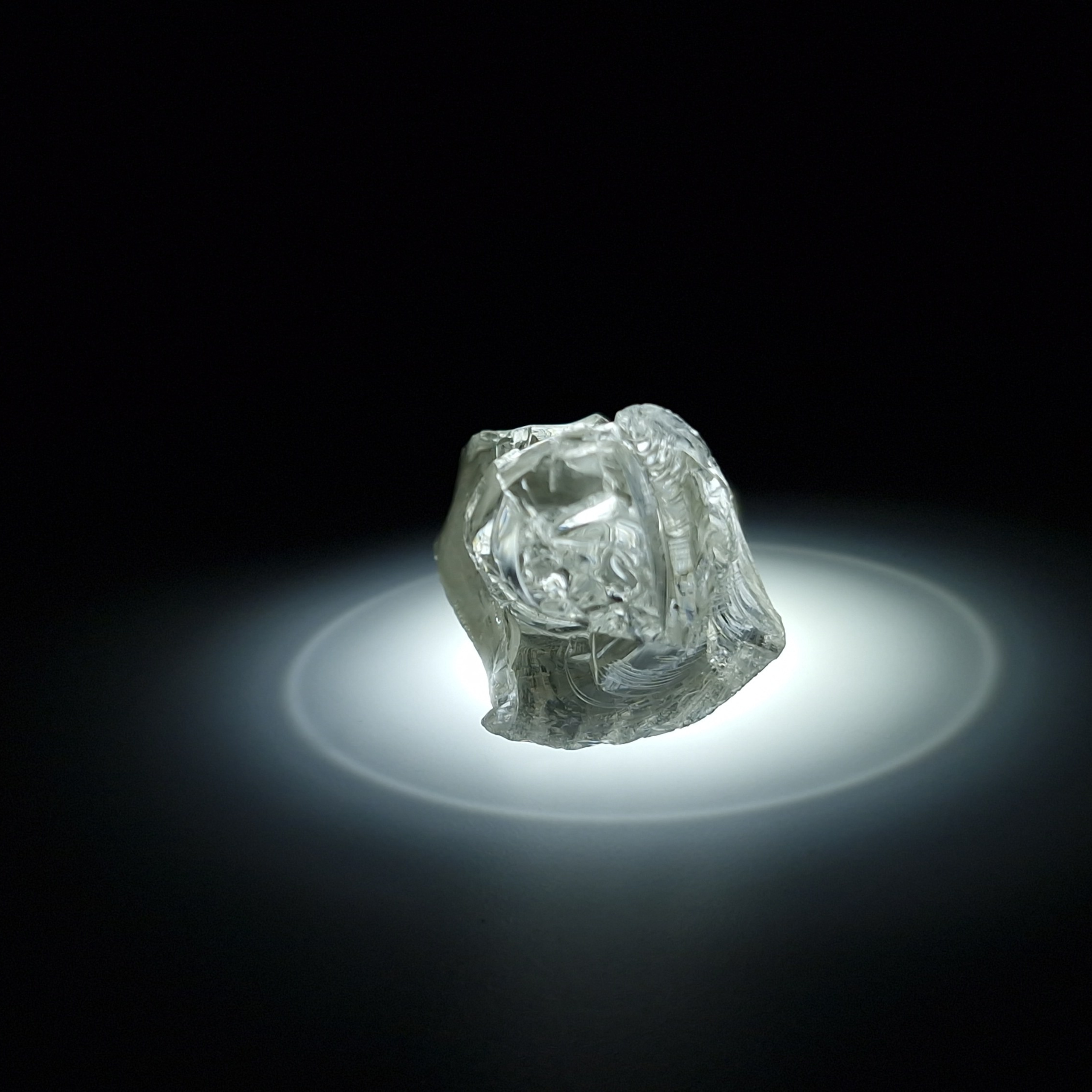 YAG белый гранат 32.59 гр. YAG garnet иттрий алюминиевый гранат ИАГ