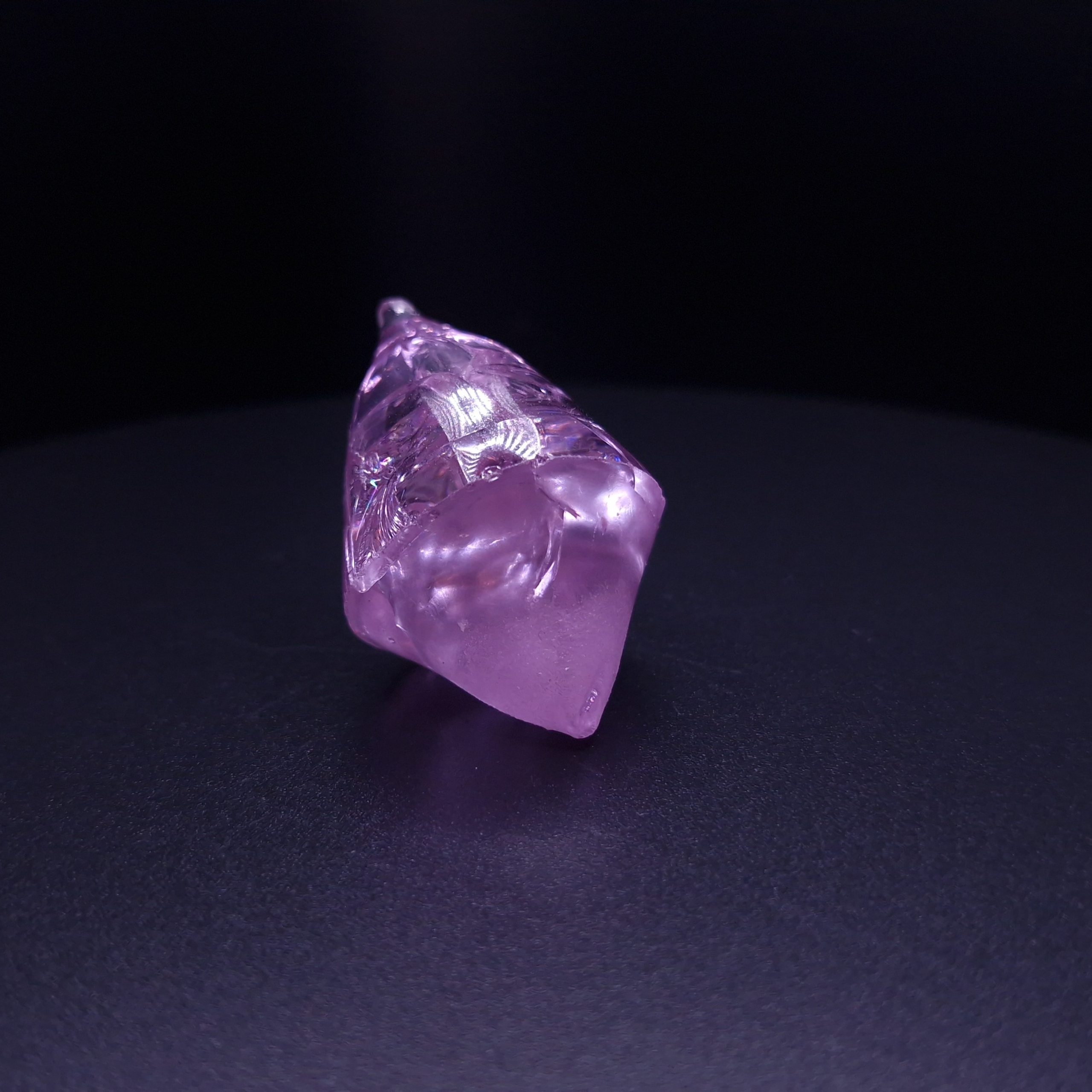 Гранат синтетический фиолетовый YAG. YAG garnet иттрий алюминиевый гранат ИАГ