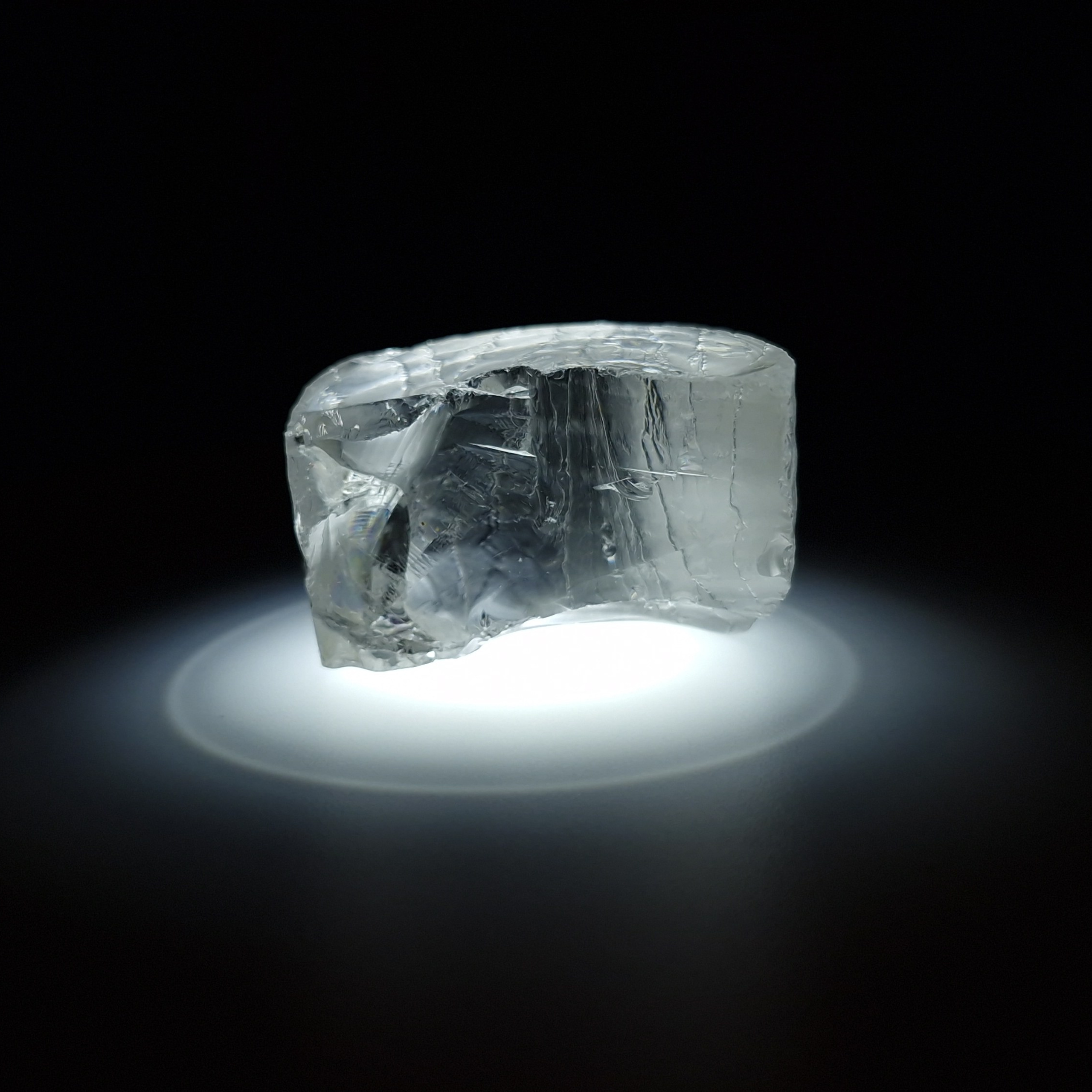 White YAG garnet 167 carats. YAG garnet иттрий алюминиевый гранат ИАГ