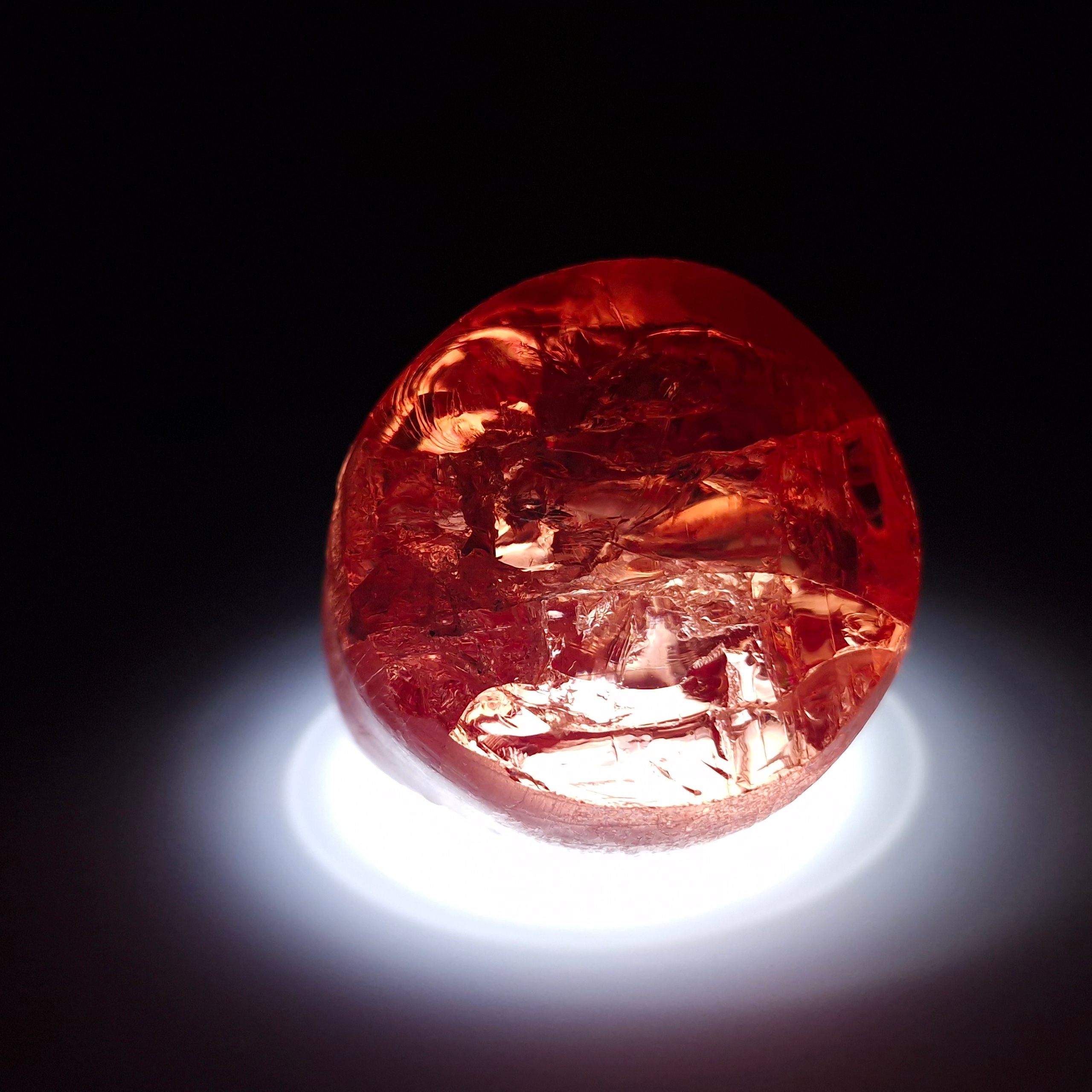 АИГ YAG красный. YAG garnet иттрий алюминиевый гранат ИАГ