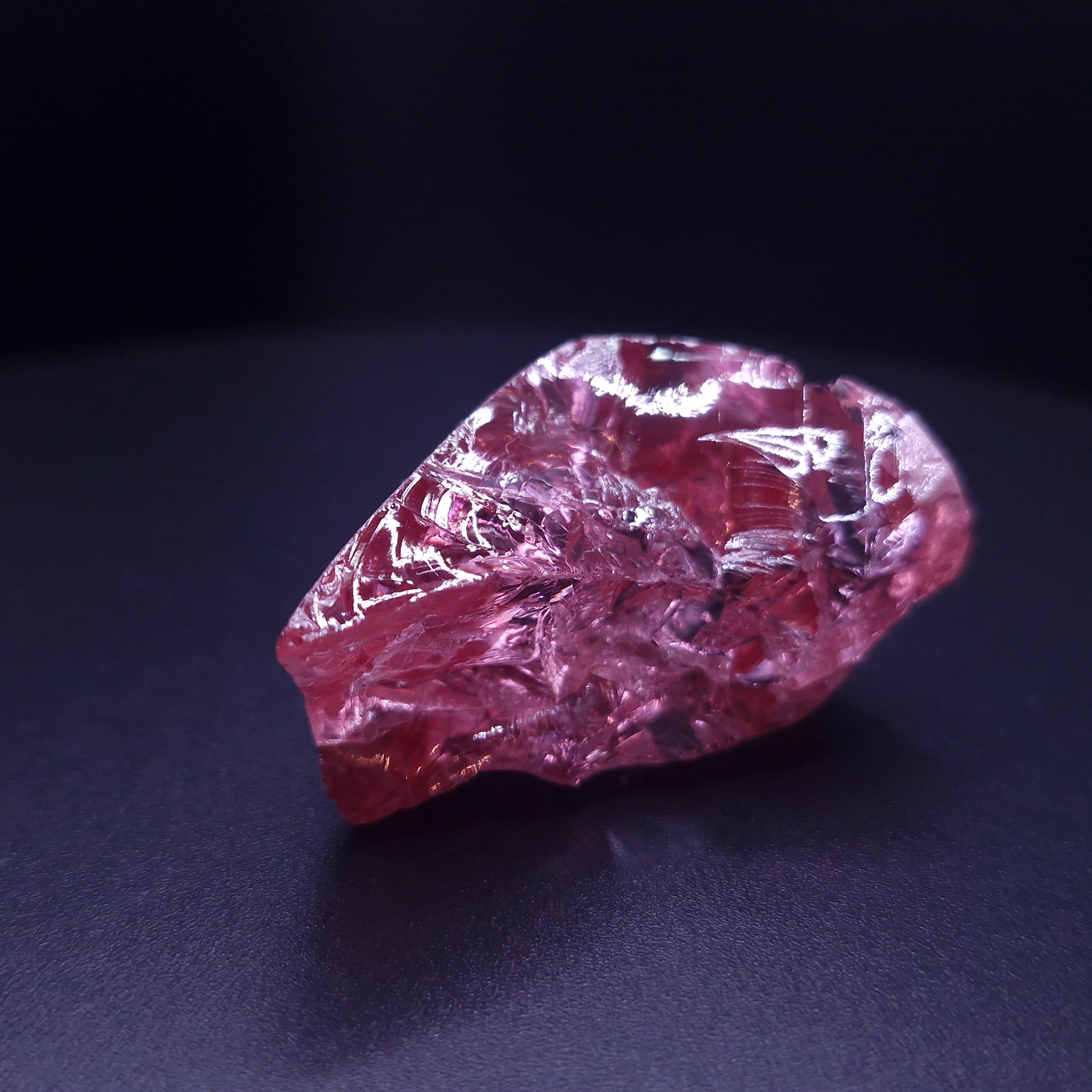 YAG Yttrium Aluminum Garnet красный. YAG garnet иттрий алюминиевый гранат ИАГ