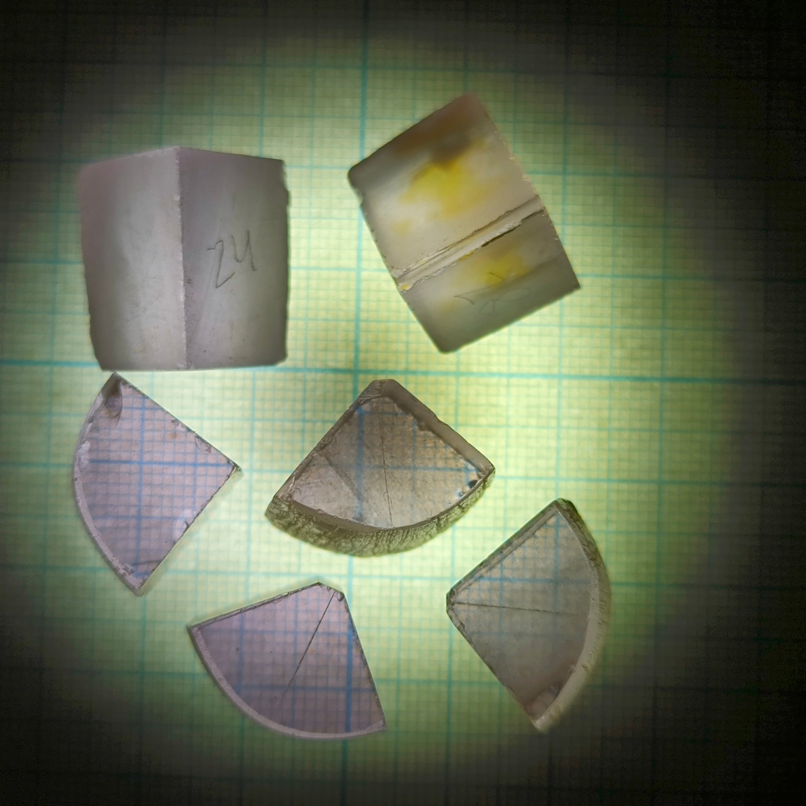 Призмы иттрий алюминиевый ИАГ гранат. YAG garnet иттрий алюминиевый гранат ИАГ