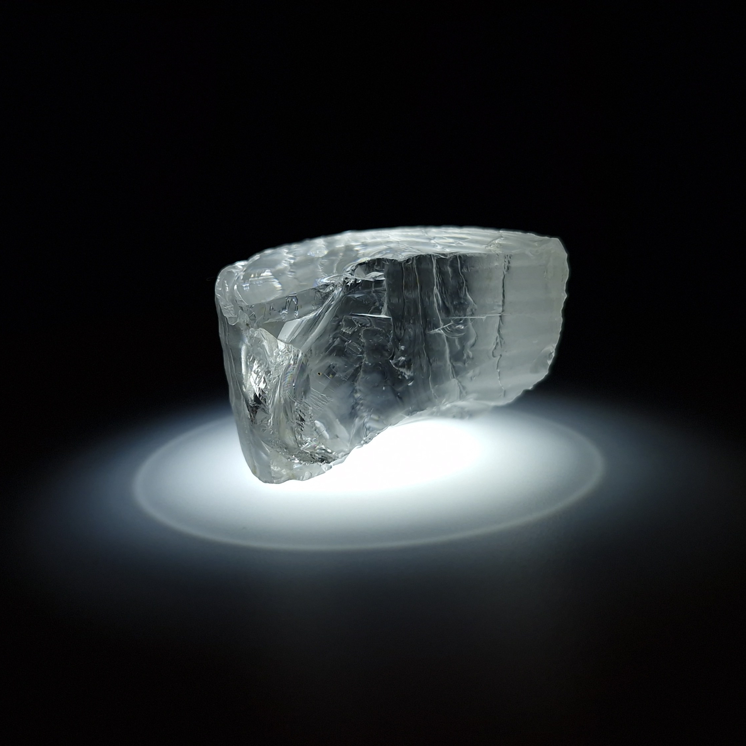 White YAG garnet 167 carats. YAG garnet иттрий алюминиевый гранат ИАГ