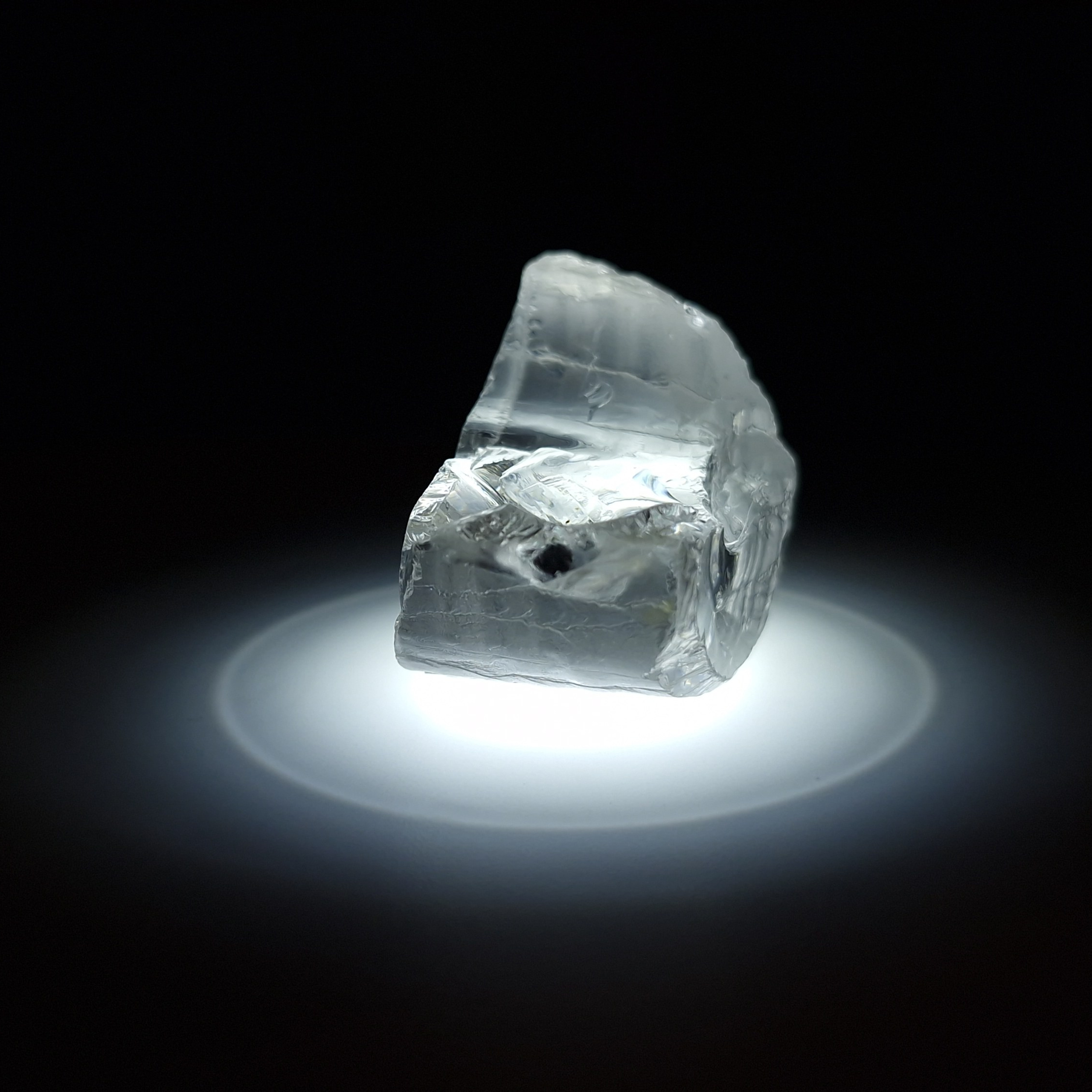 White YAG garnet 167 carats. YAG garnet иттрий алюминиевый гранат ИАГ