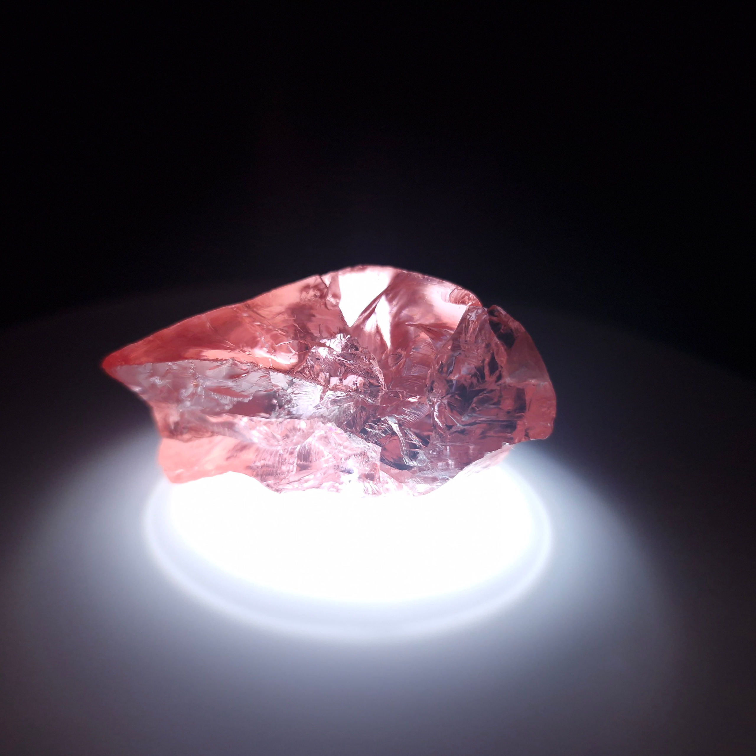 YAG Yttrium Aluminum Garnet красный. YAG garnet иттрий алюминиевый гранат ИАГ