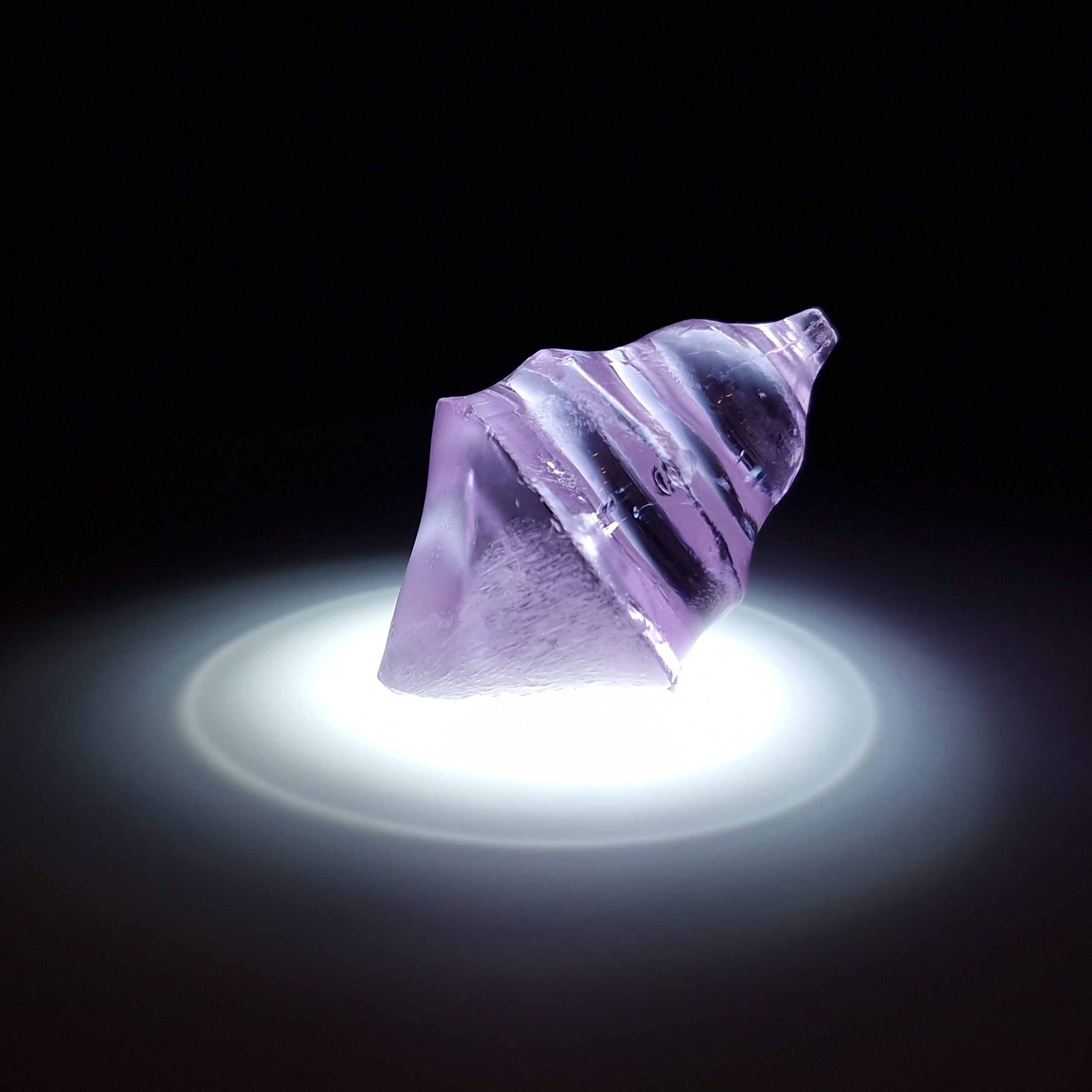 Фиолетовый камень гранат garnet purple. YAG garnet иттрий алюминиевый гранат ИАГ