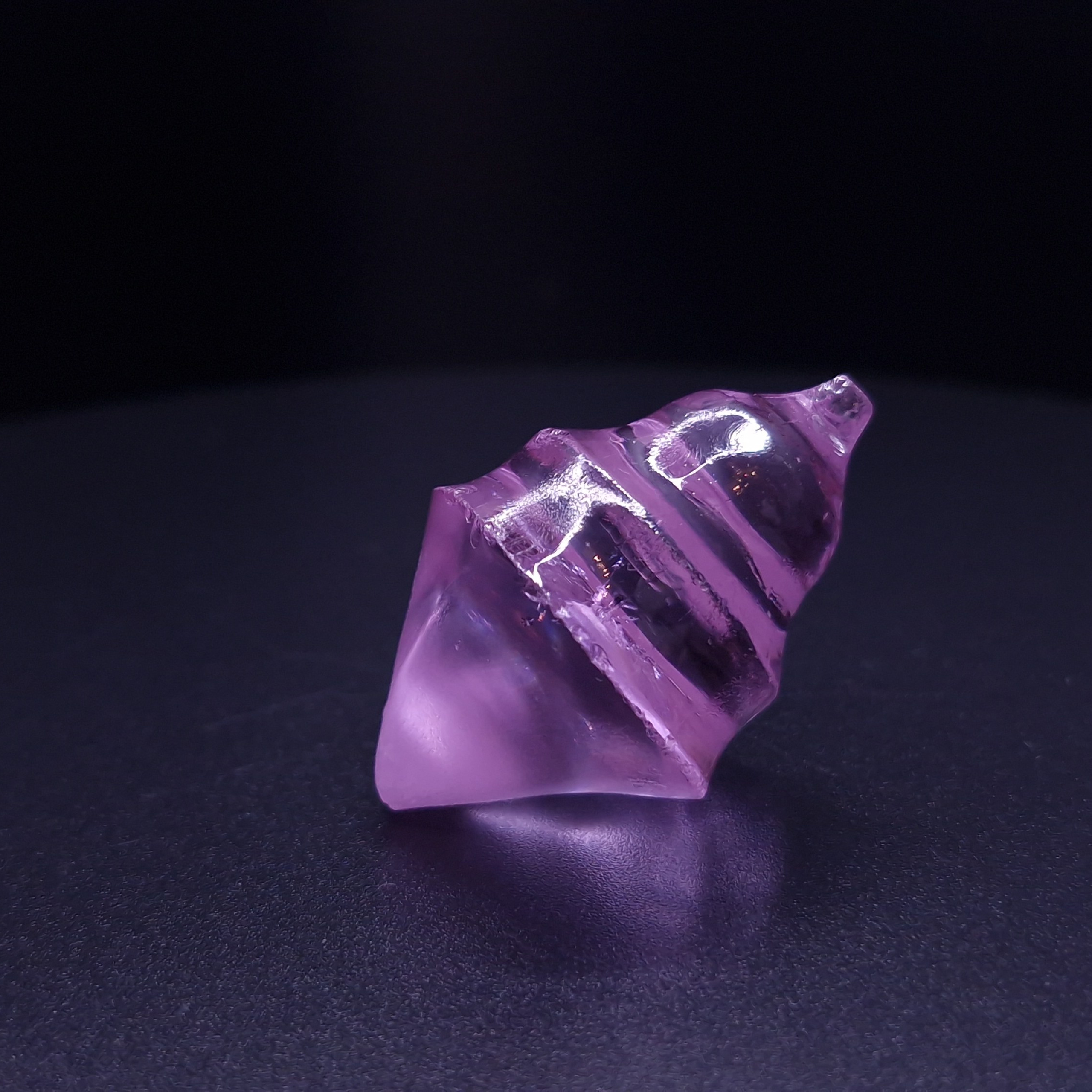 Фиолетовый камень гранат garnet purple. YAG garnet иттрий алюминиевый гранат ИАГ