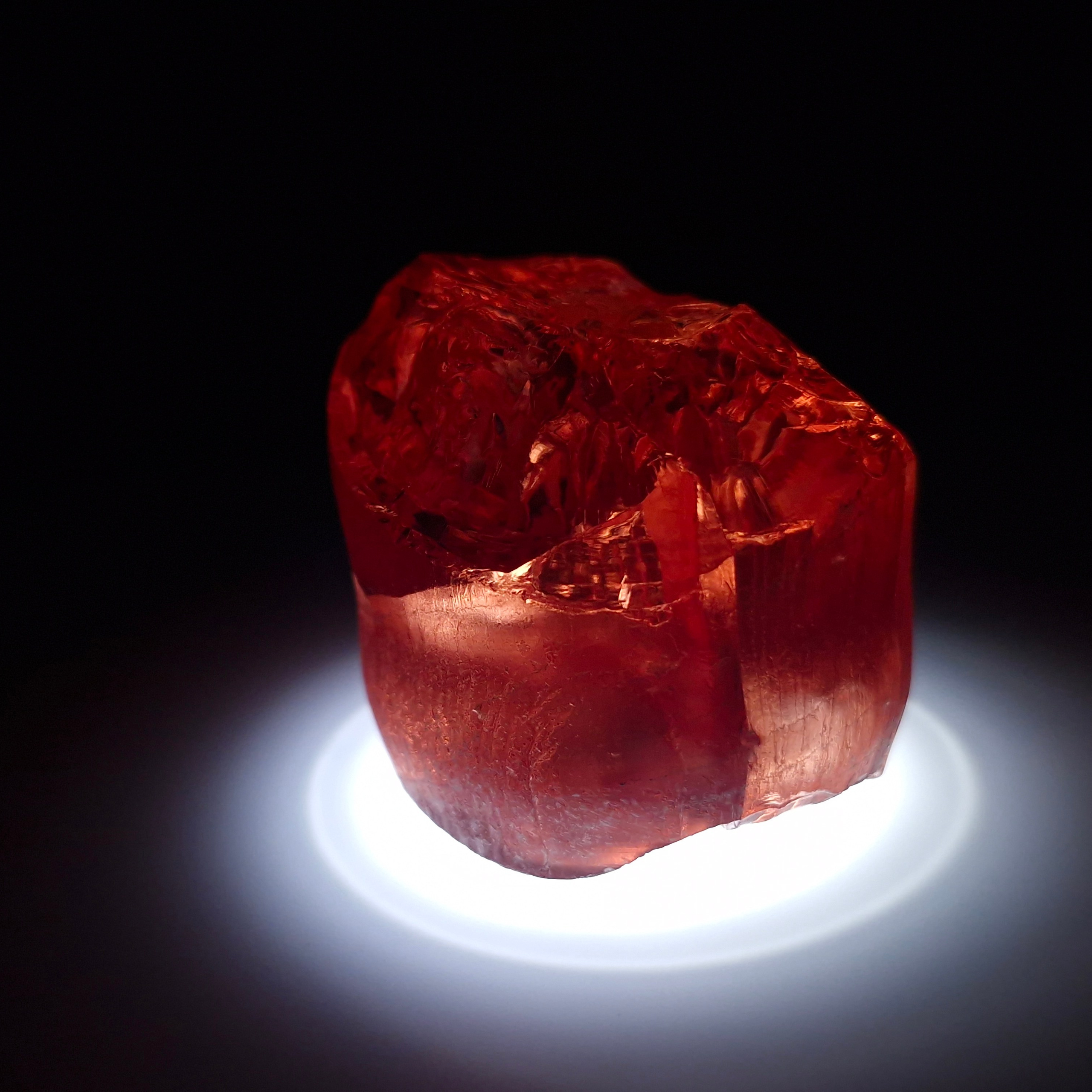 АИГ YAG красный. YAG garnet иттрий алюминиевый гранат ИАГ