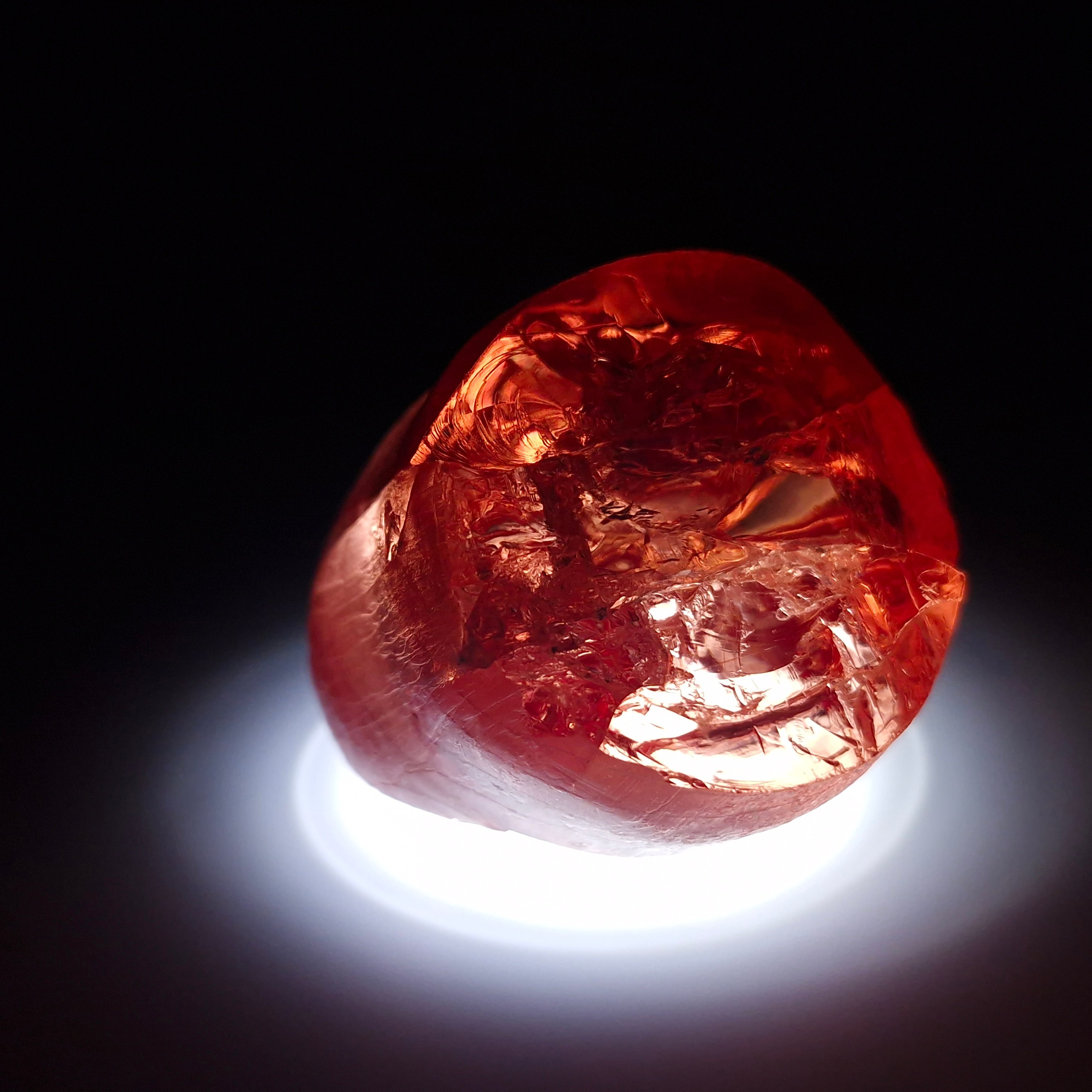 АИГ YAG красный. YAG garnet иттрий алюминиевый гранат ИАГ