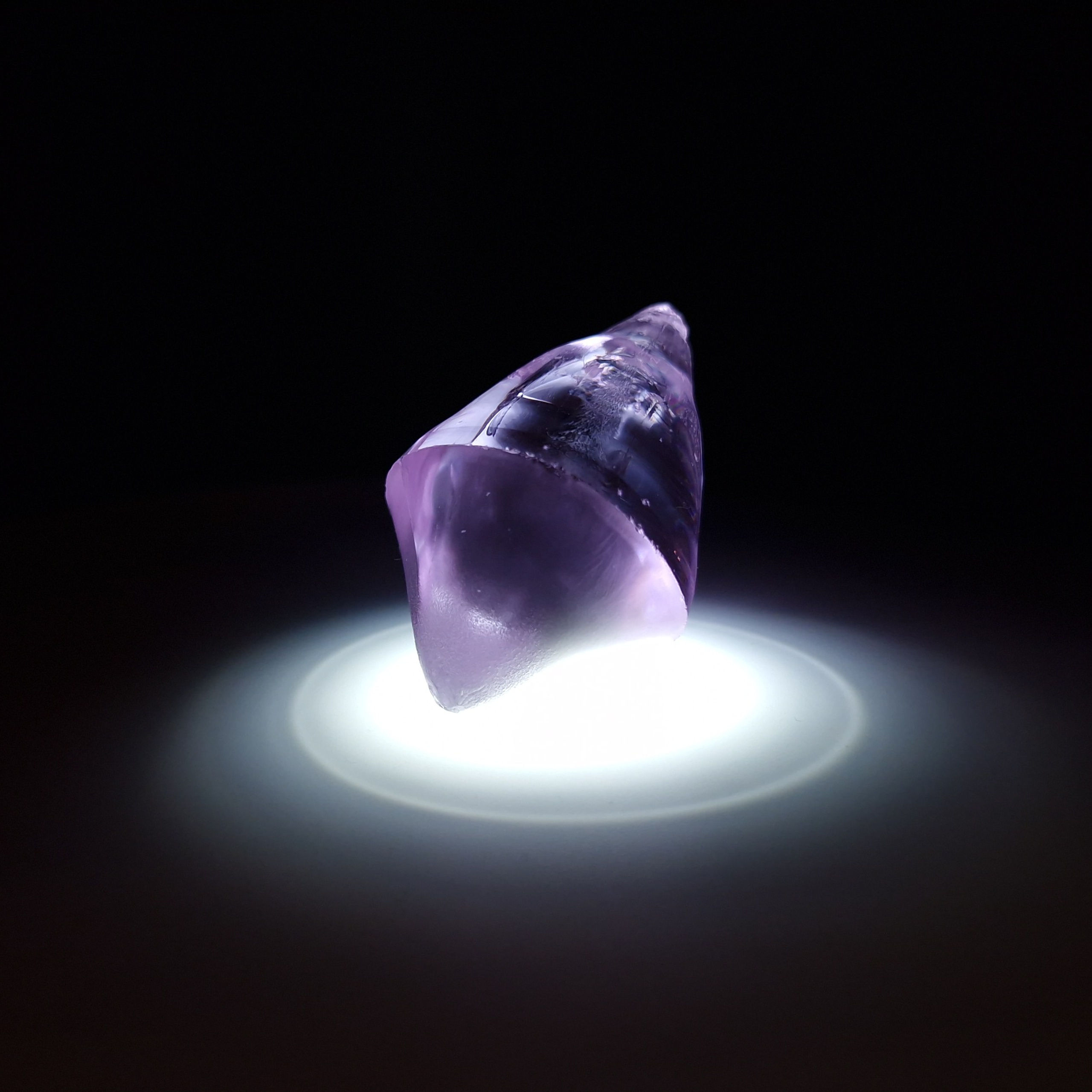 Редкий камень гранат. YAG garnet иттрий алюминиевый гранат ИАГ