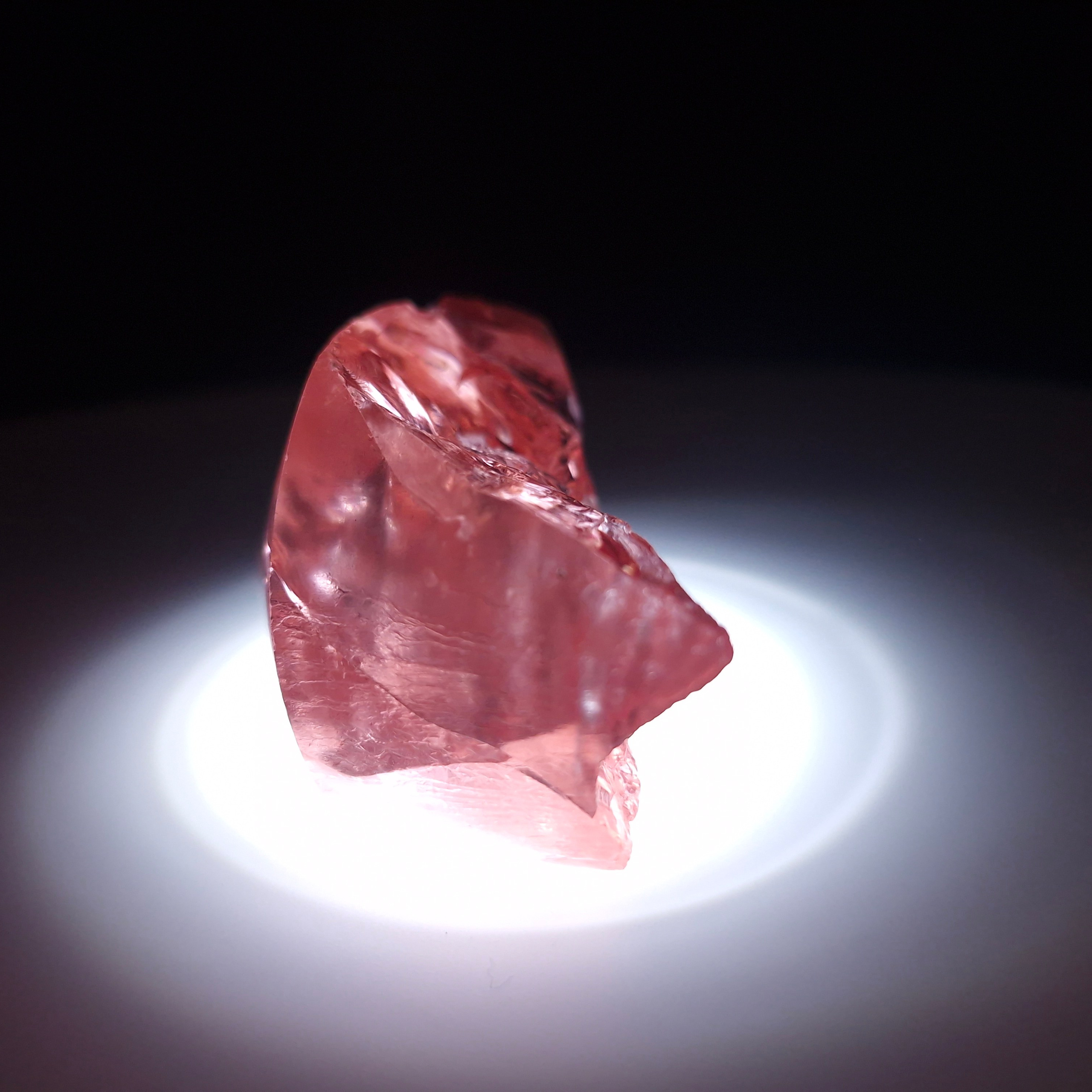 YAG Yttrium Aluminum Garnet красный. YAG garnet иттрий алюминиевый гранат ИАГ