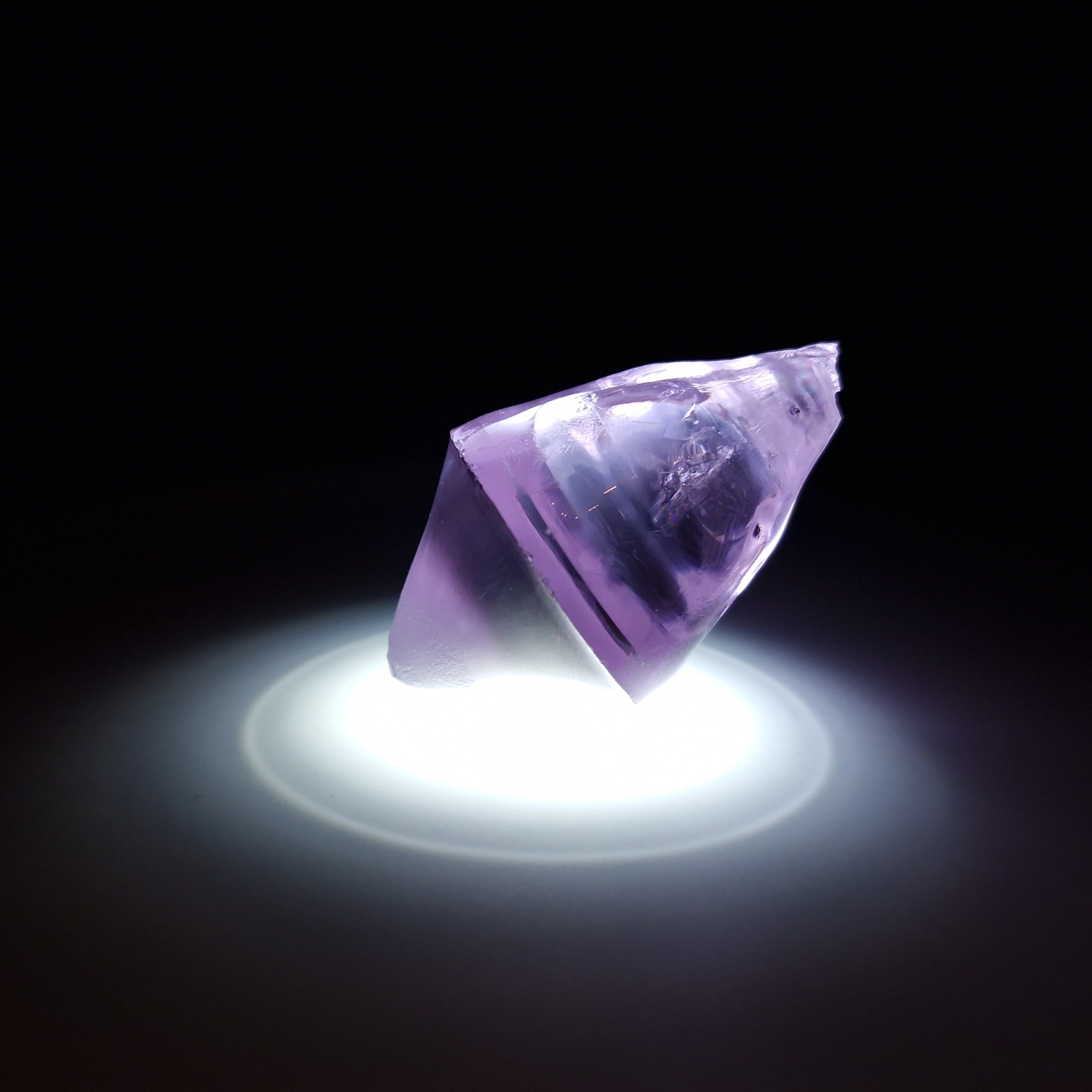 Редкий камень гранат. YAG garnet иттрий алюминиевый гранат ИАГ