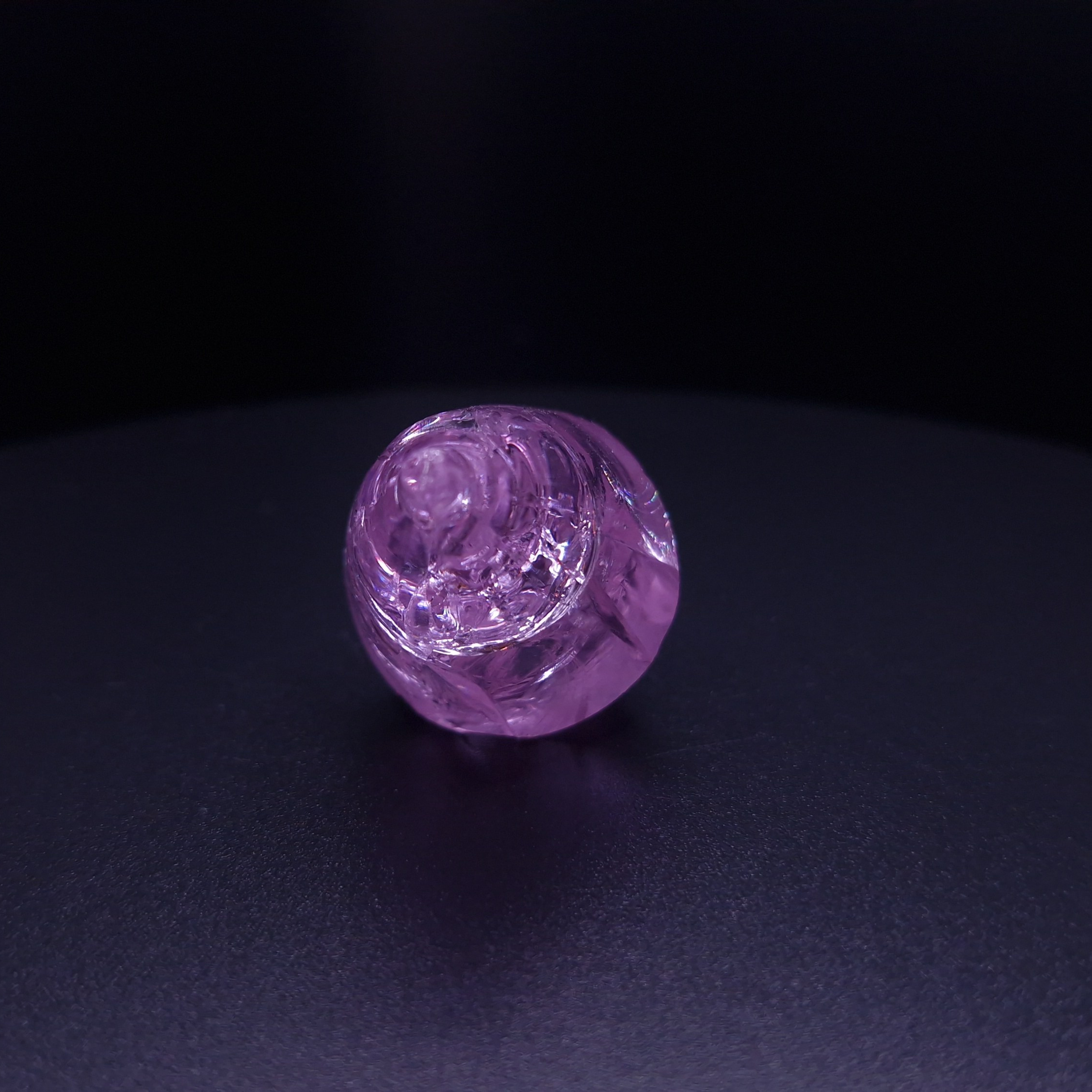 Гранат синтетический фиолетовый YAG. YAG garnet иттрий алюминиевый гранат ИАГ