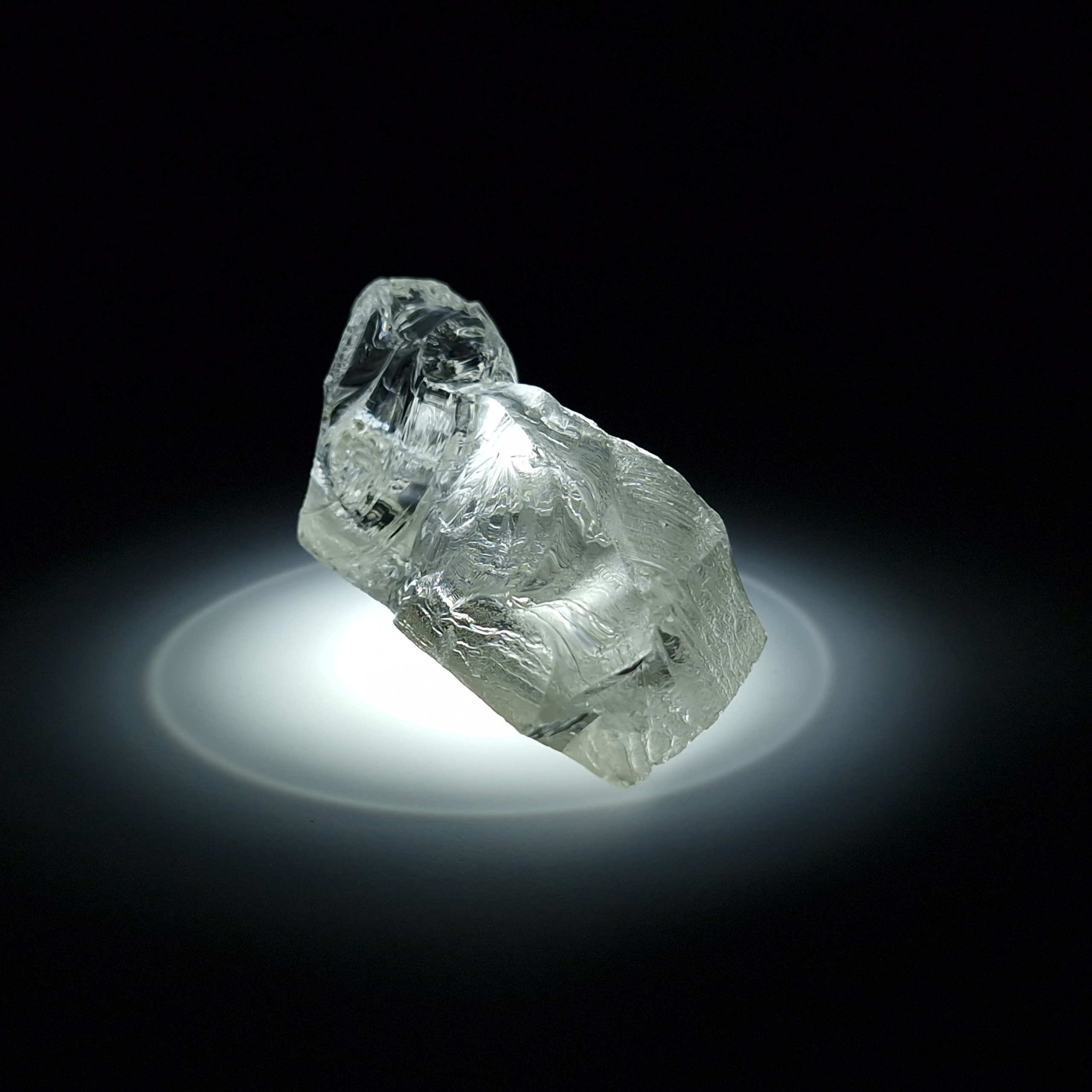 YAG белый гранат 32.59 гр. YAG garnet иттрий алюминиевый гранат ИАГ