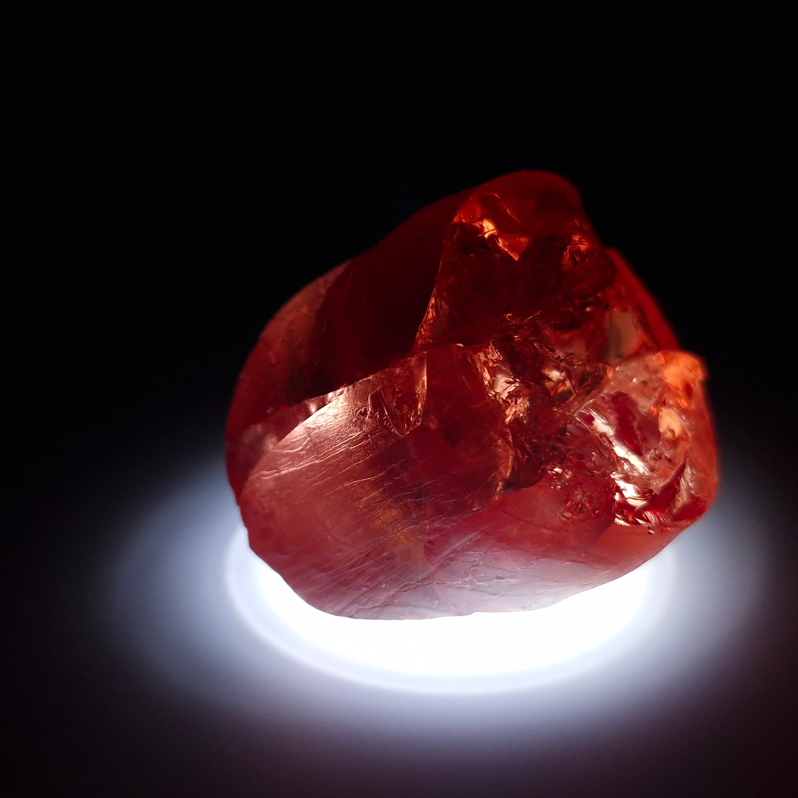 АИГ YAG красный. YAG garnet иттрий алюминиевый гранат ИАГ