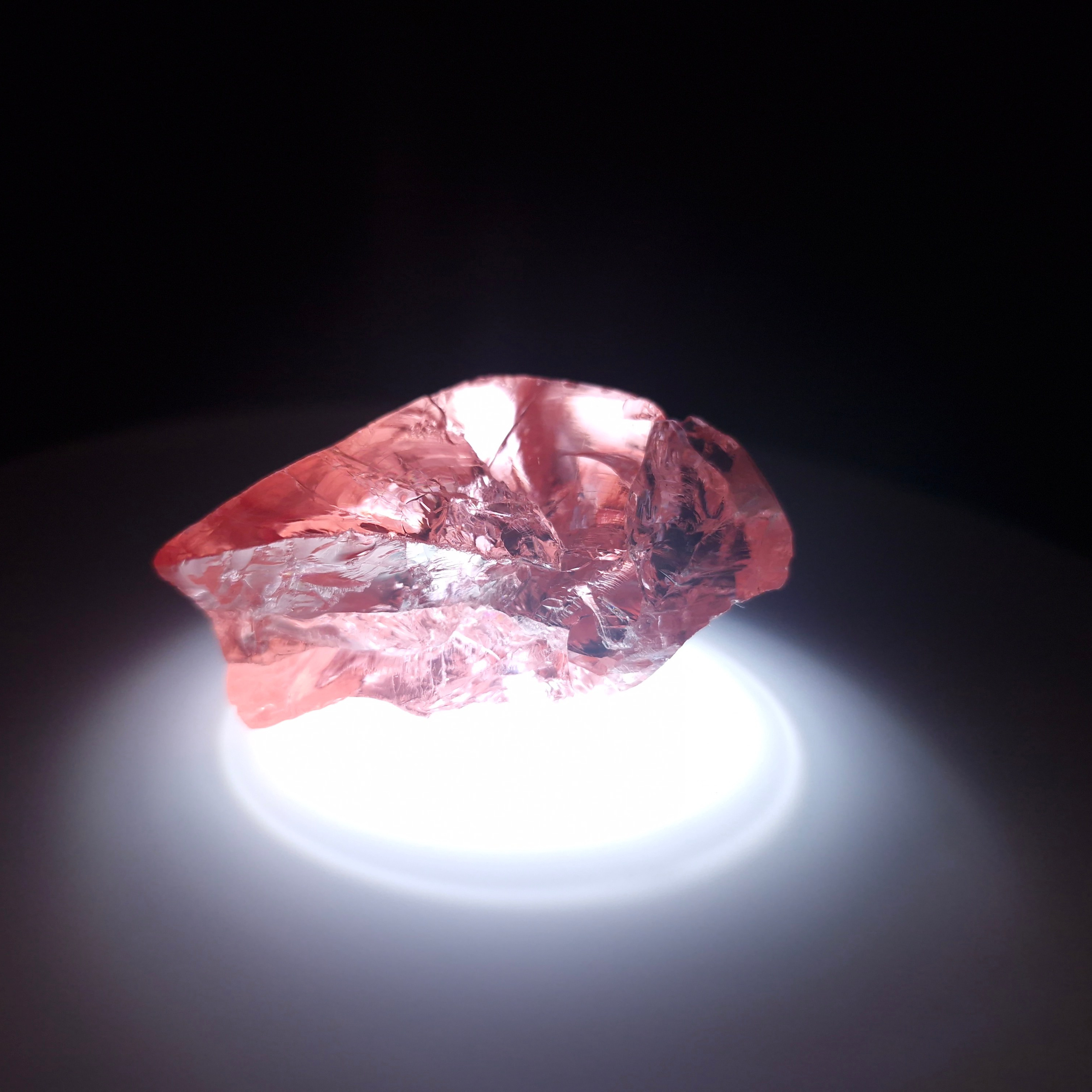 YAG Yttrium Aluminum Garnet красный. YAG garnet иттрий алюминиевый гранат ИАГ