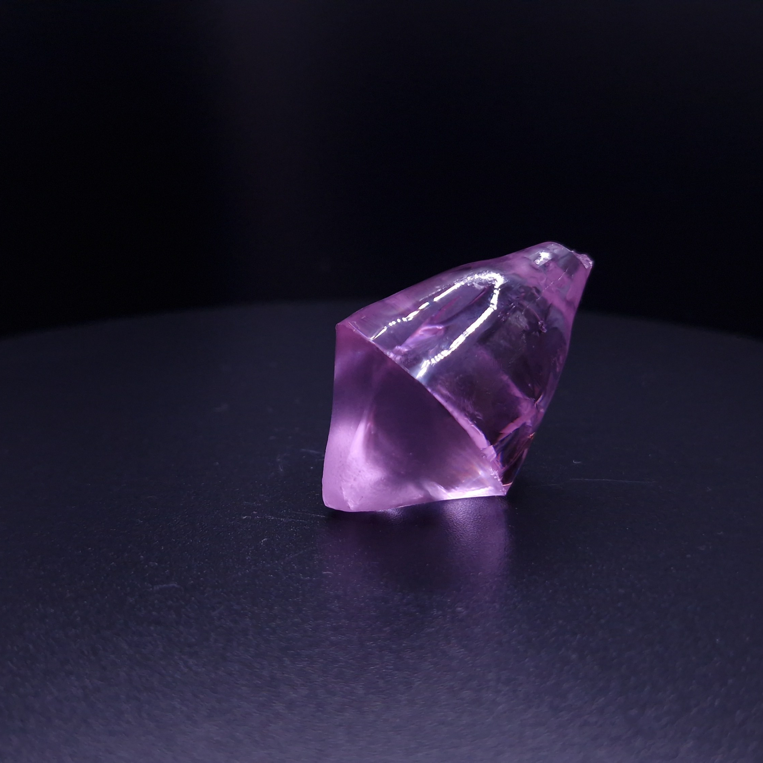 Редкий камень гранат. YAG garnet иттрий алюминиевый гранат ИАГ