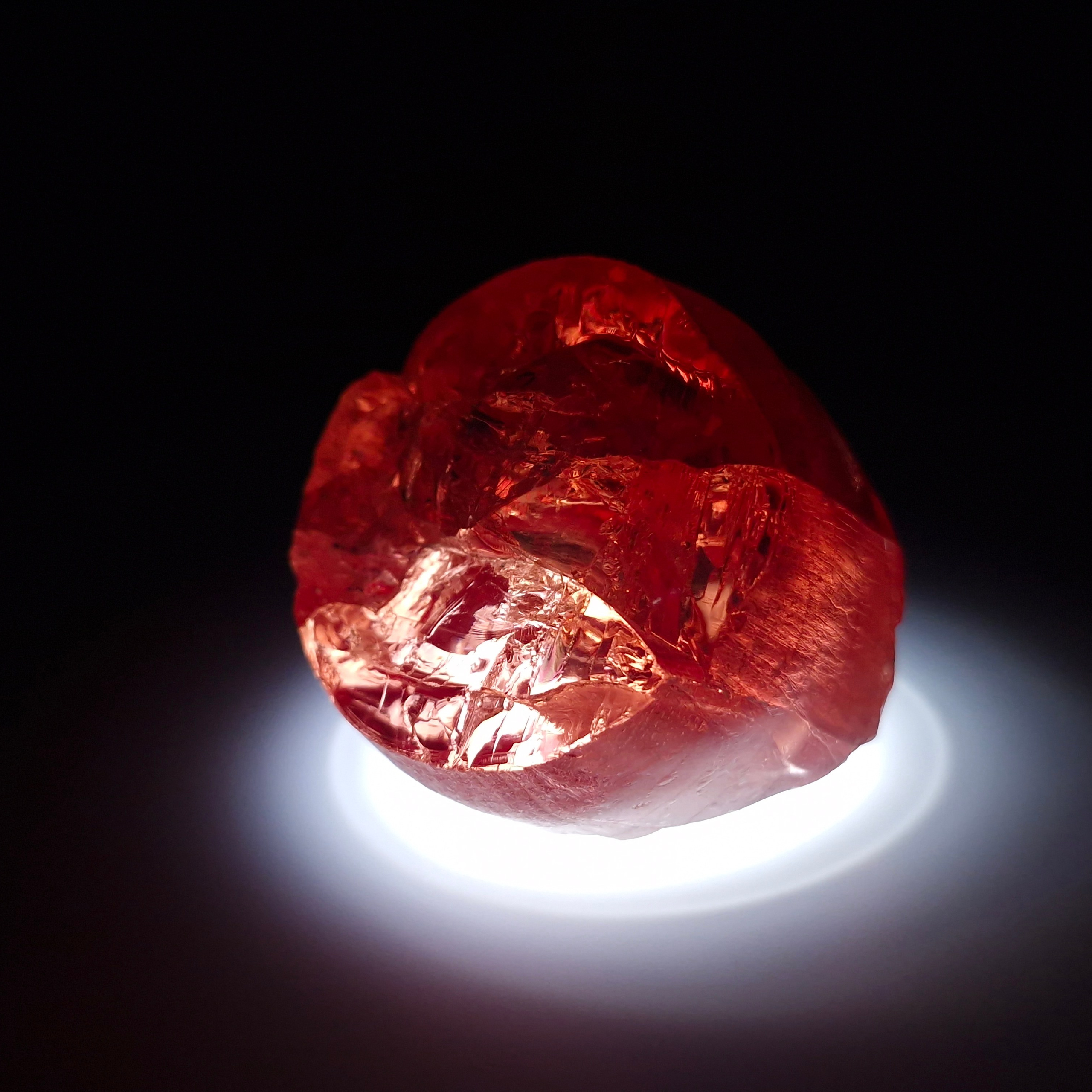 АИГ YAG красный. YAG garnet иттрий алюминиевый гранат ИАГ