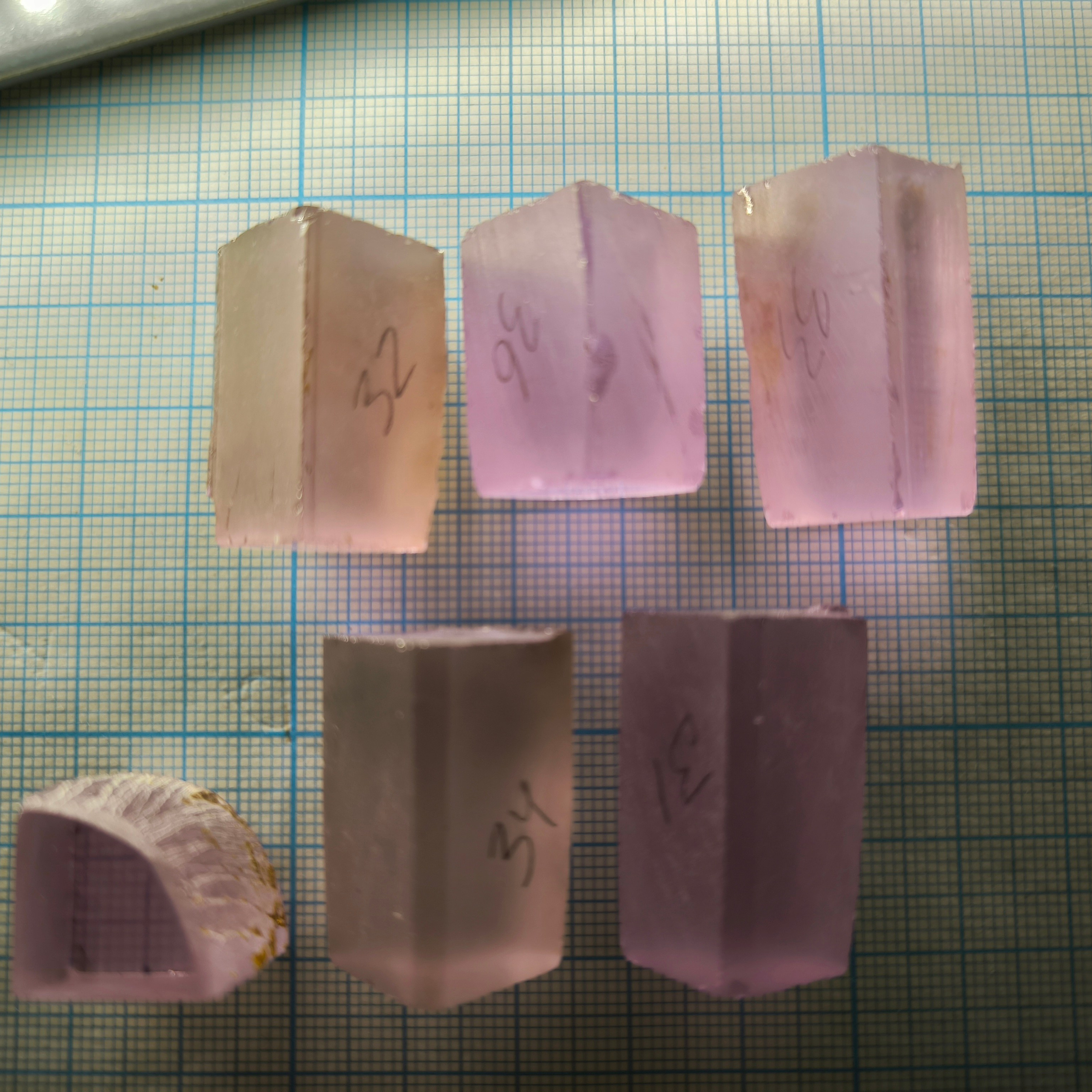 Призмы иттрий алюминиевый ИАГ гранат. YAG garnet иттрий алюминиевый гранат ИАГ