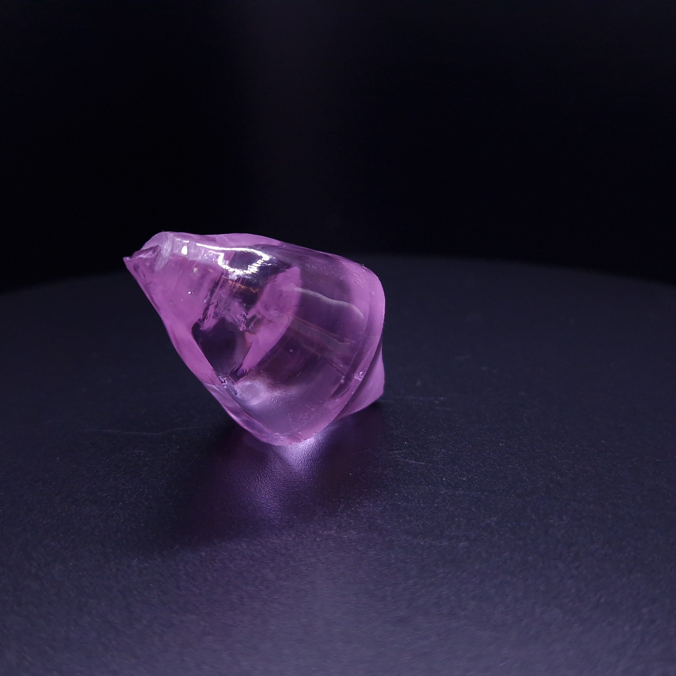 Редкий камень гранат. YAG garnet иттрий алюминиевый гранат ИАГ