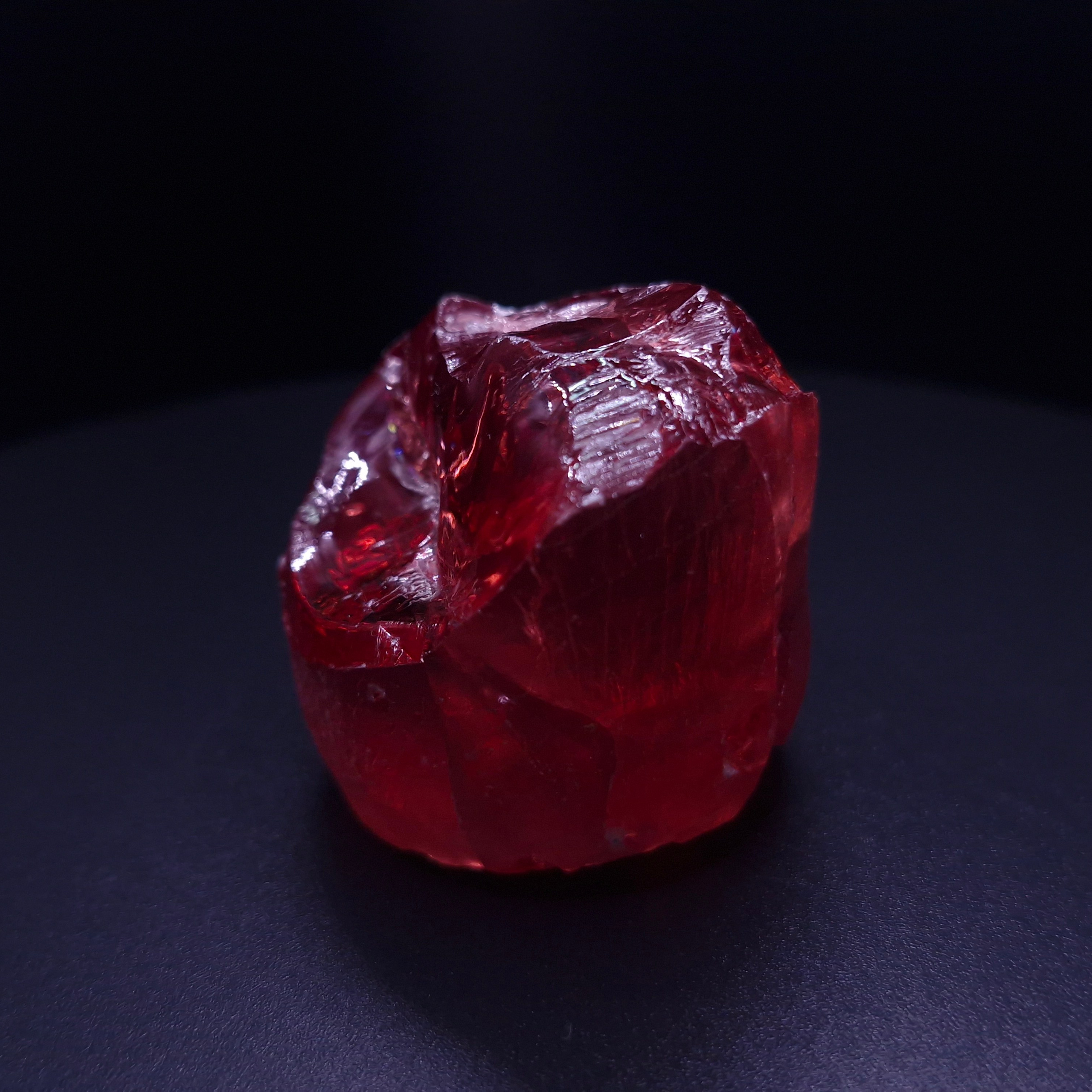 АИГ YAG красный. YAG garnet иттрий алюминиевый гранат ИАГ