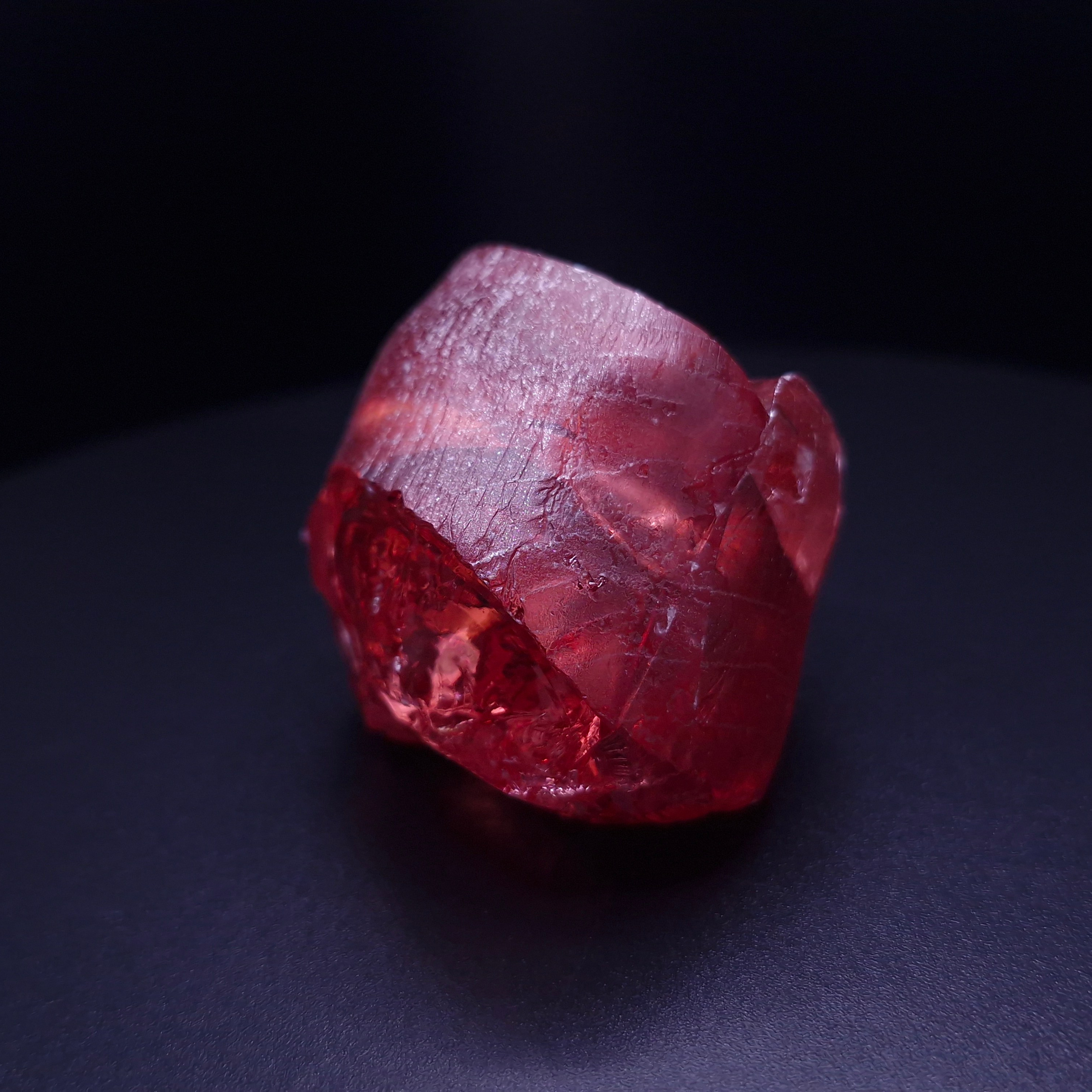 АИГ YAG красный. YAG garnet иттрий алюминиевый гранат ИАГ