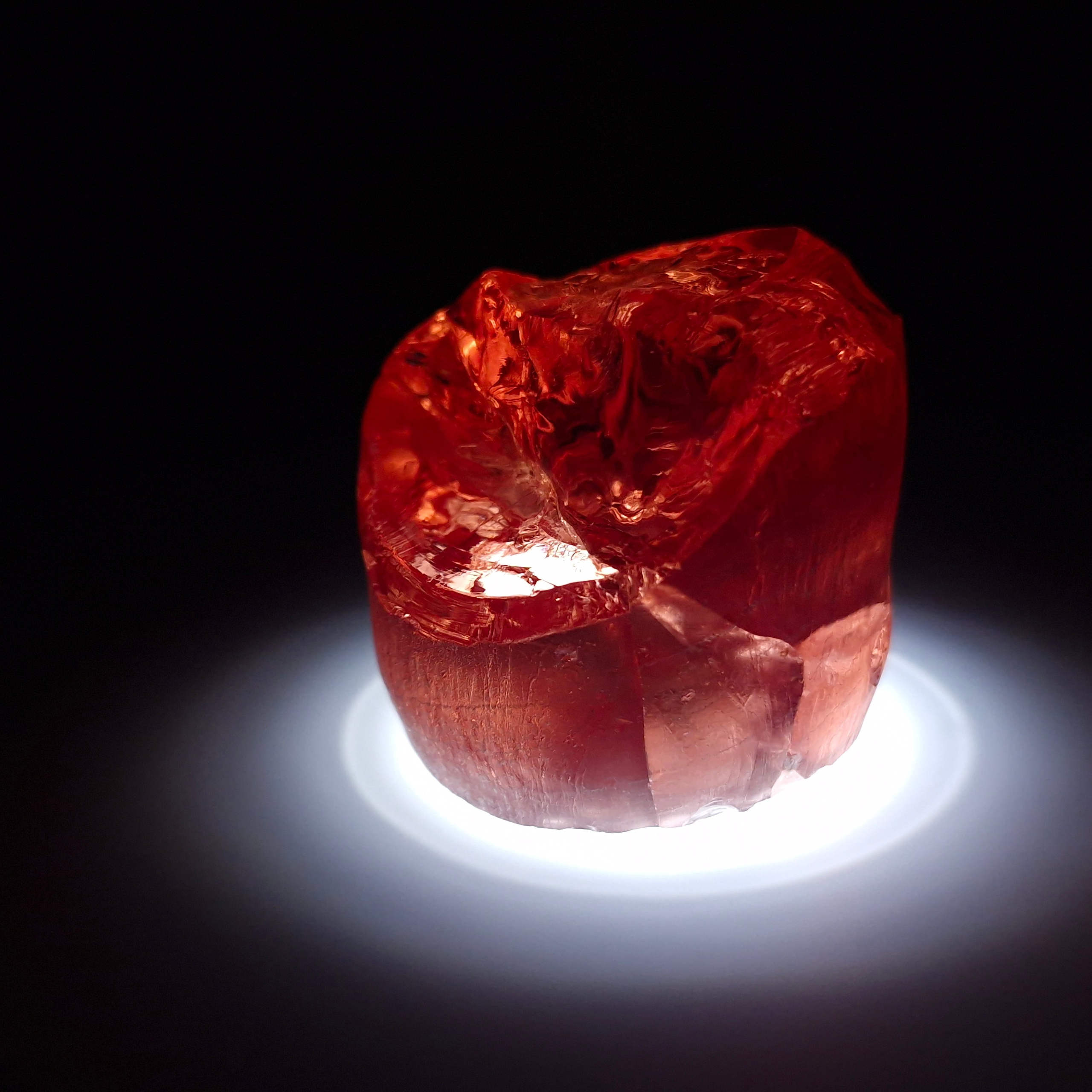 АИГ YAG красный. YAG garnet иттрий алюминиевый гранат ИАГ