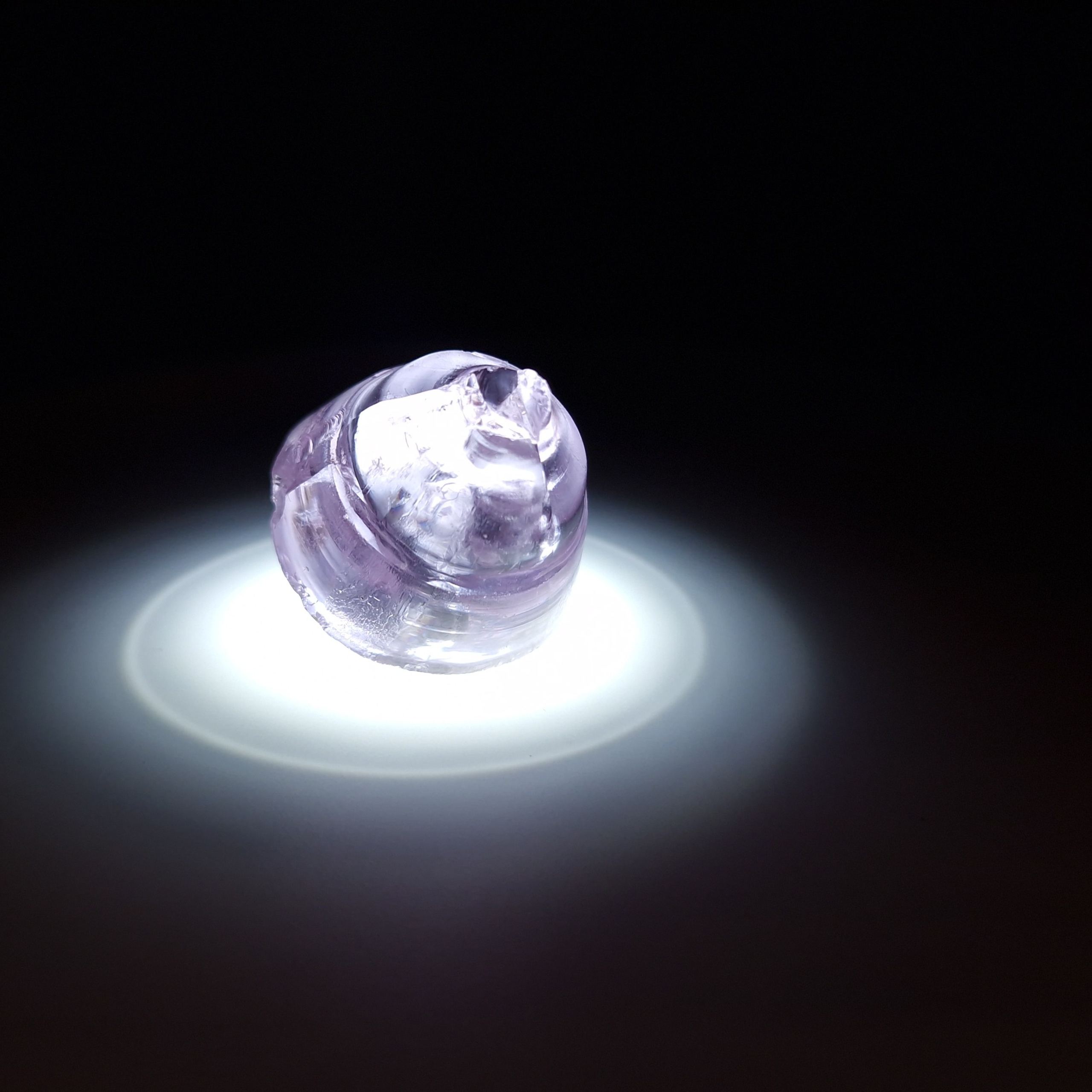 Кристалл граната фиолетовый. YAG garnet иттрий алюминиевый гранат ИАГ