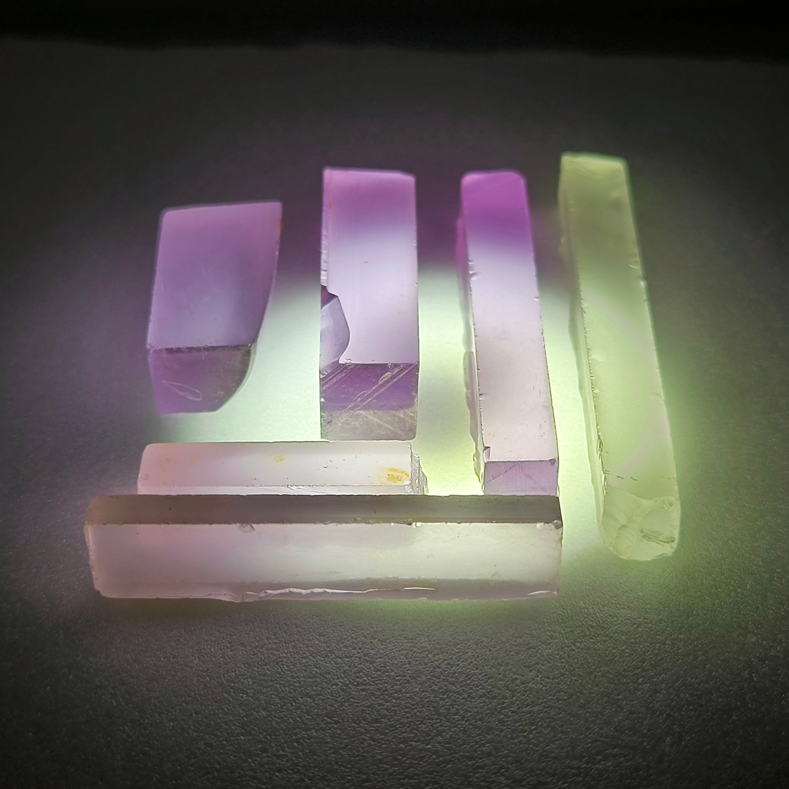 Призмы иттрий алюминиевый ИАГ гранат. YAG garnet иттрий алюминиевый гранат ИАГ