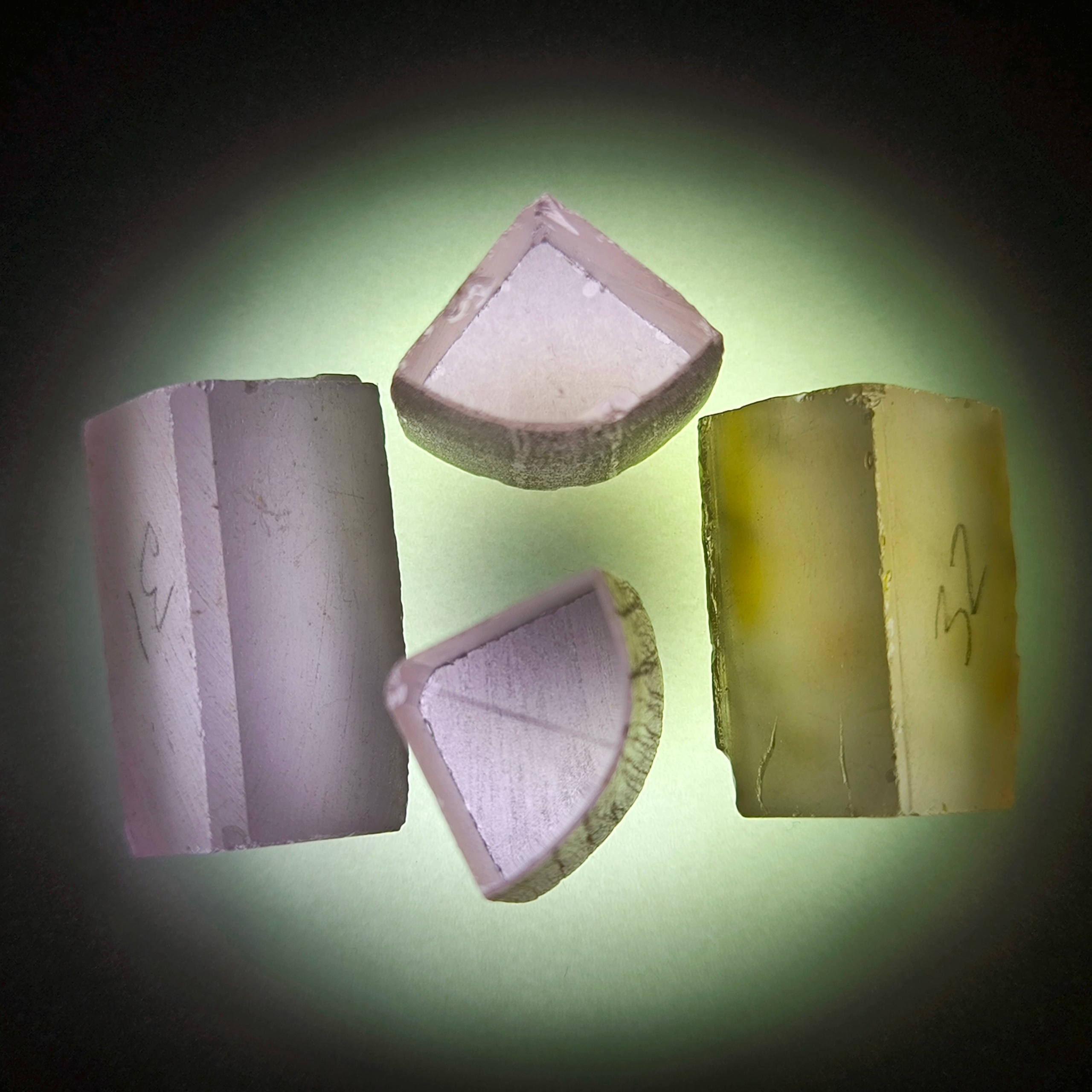 Призмы иттрий алюминиевый ИАГ гранат. YAG garnet иттрий алюминиевый гранат ИАГ