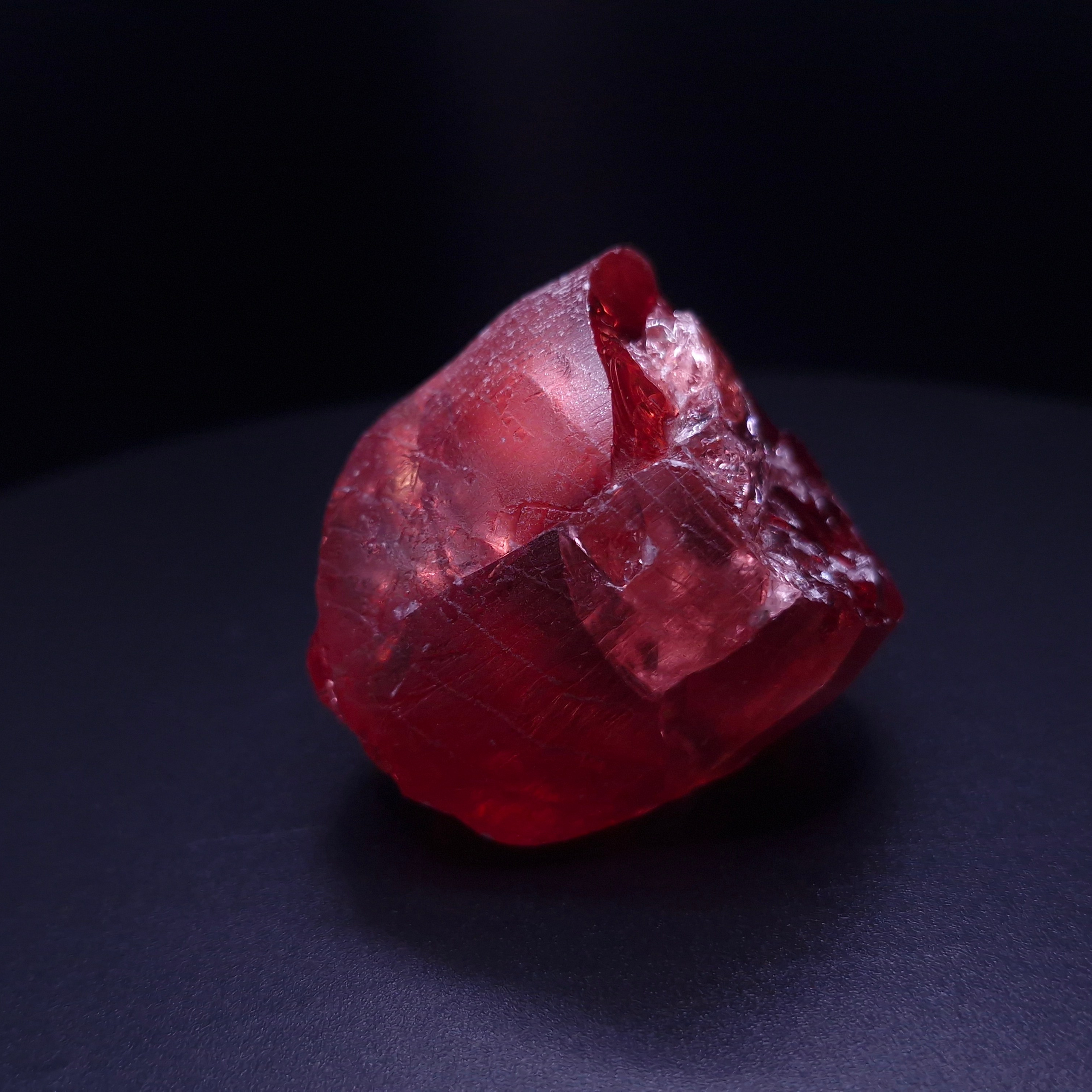 АИГ YAG красный. YAG garnet иттрий алюминиевый гранат ИАГ