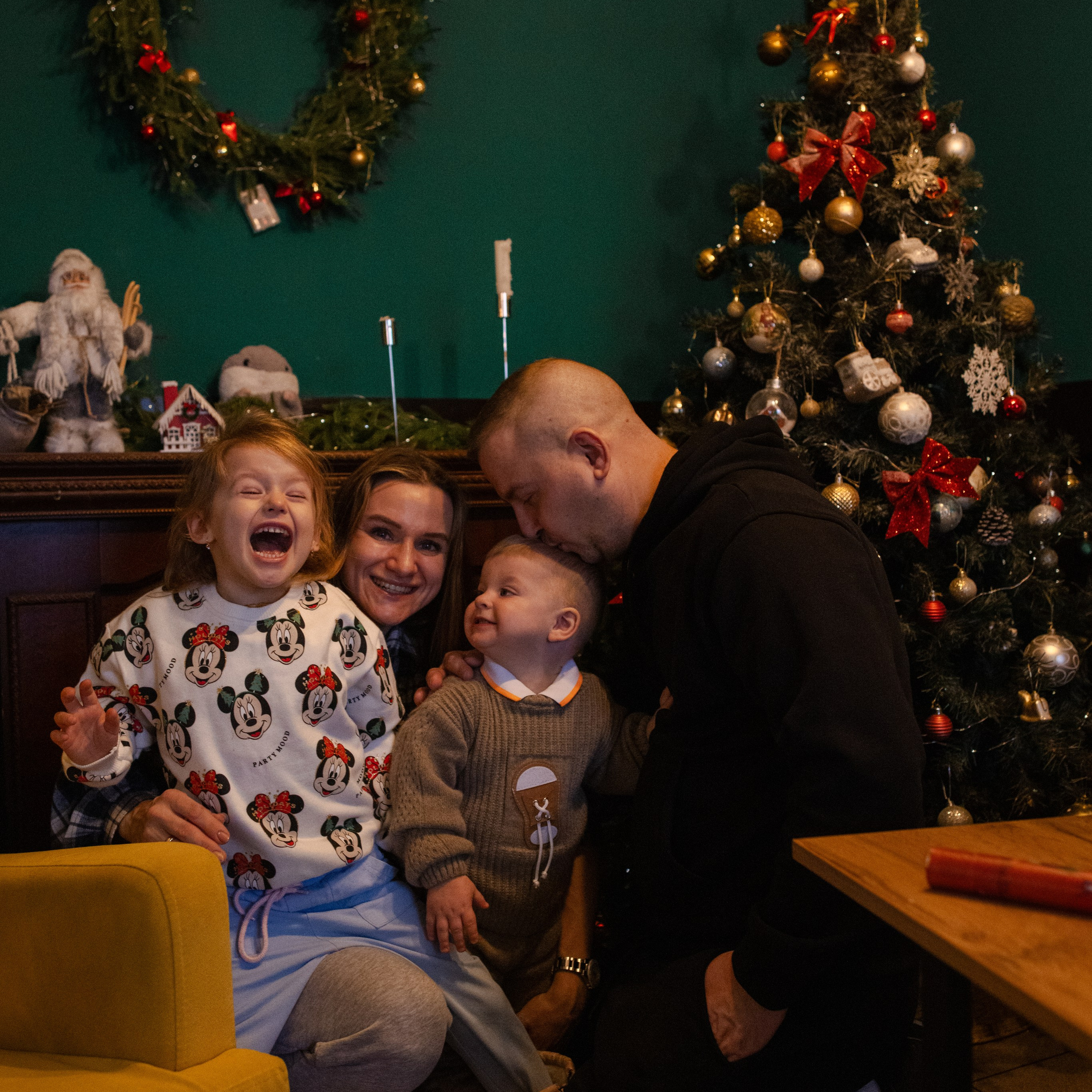 Семейное утро в&nbsp;кафе