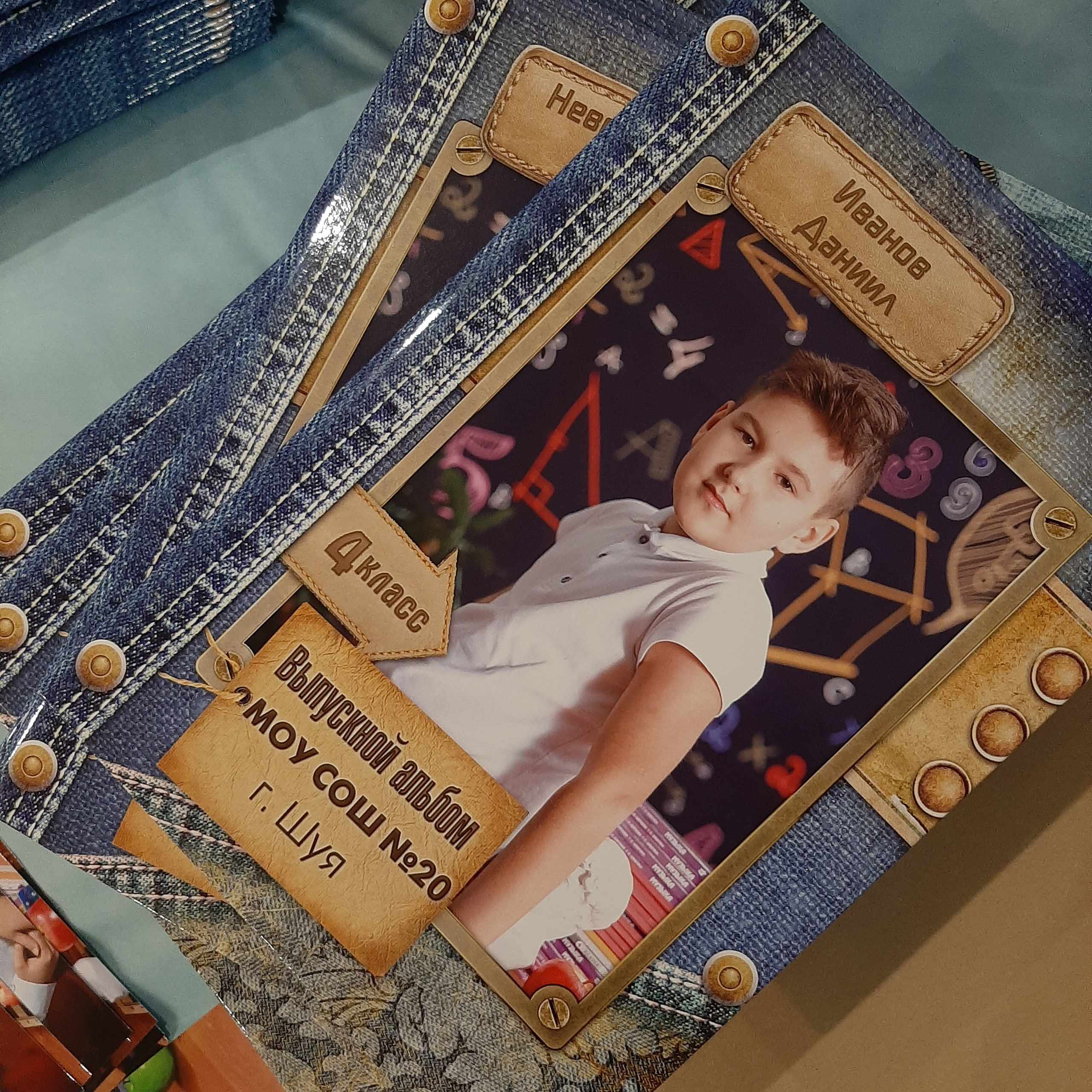 Фото готовых выпускных альбомов для детского сада и школы в Иваново Ярославле Костроме Владимире. Выпускные альбомы в Иваново в детский сад и школу. Александр и Светлана Янкины