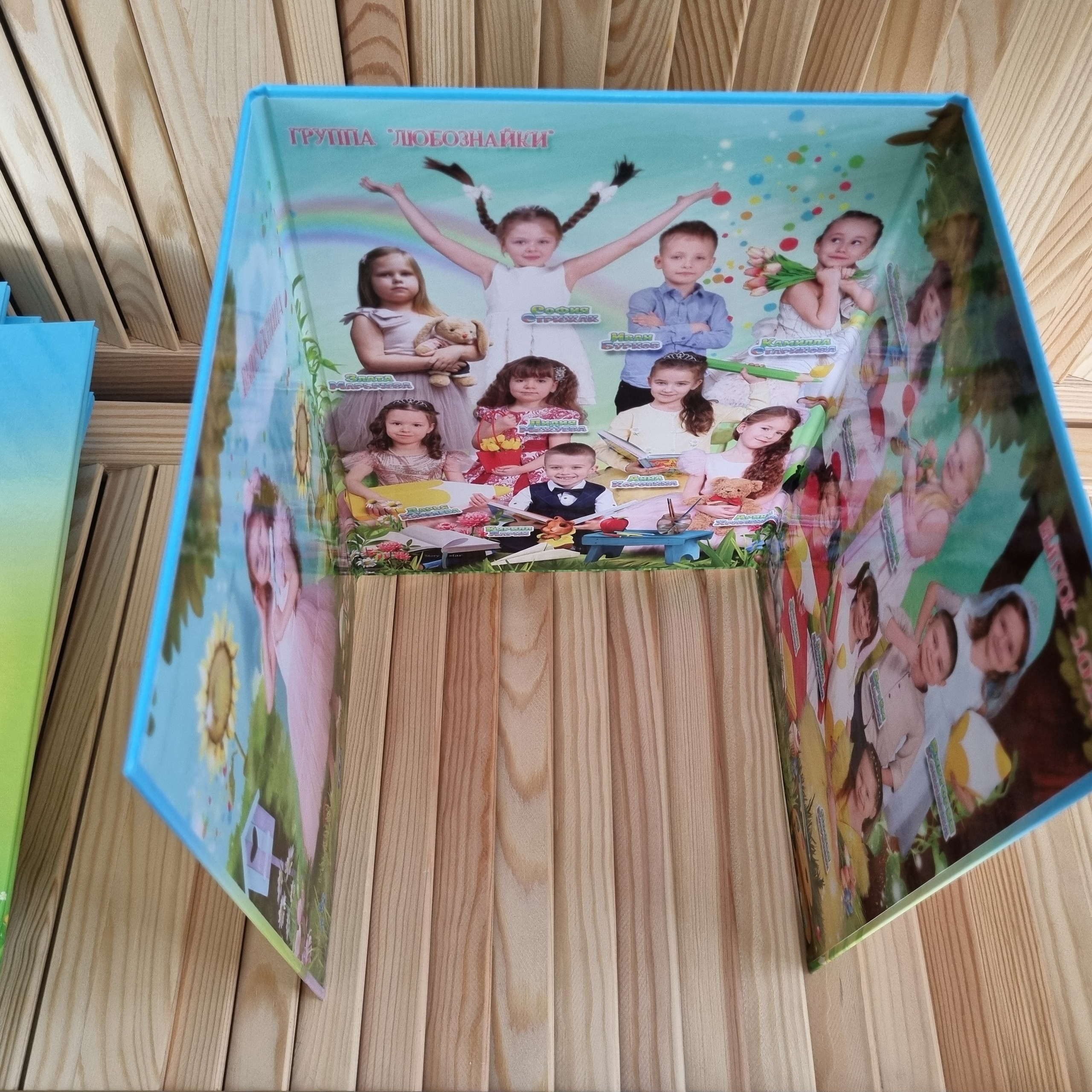 Фото готовых выпускных альбомов для детского сада и школы в Иваново Ярославле Костроме Владимире. Выпускные альбомы в Иваново в детский сад и школу. Александр и Светлана Янкины
