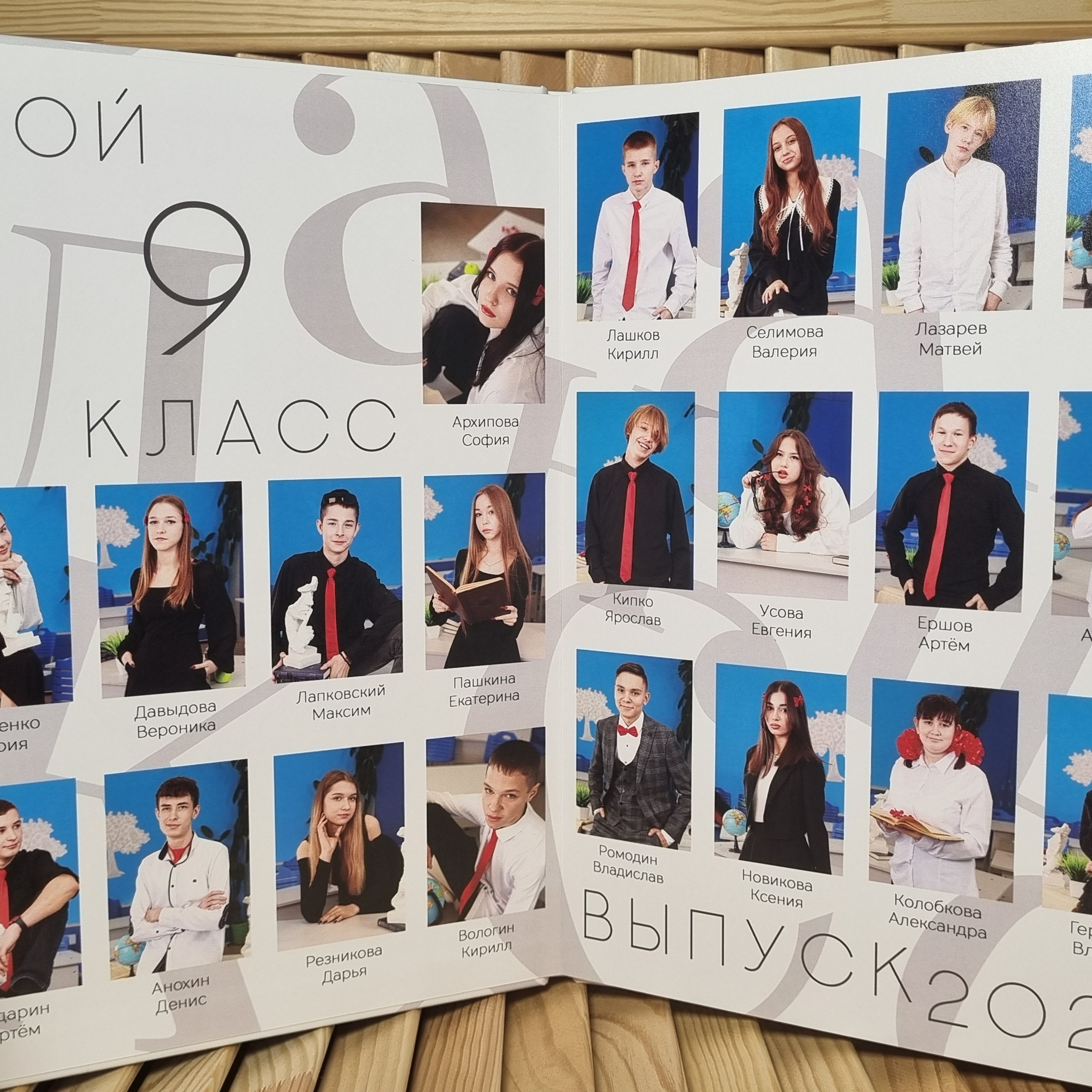 Фото готовых выпускных альбомов для детского сада и школы в Иваново Ярославле Костроме Владимире. Выпускные альбомы в Иваново в детский сад и школу. Александр и Светлана Янкины