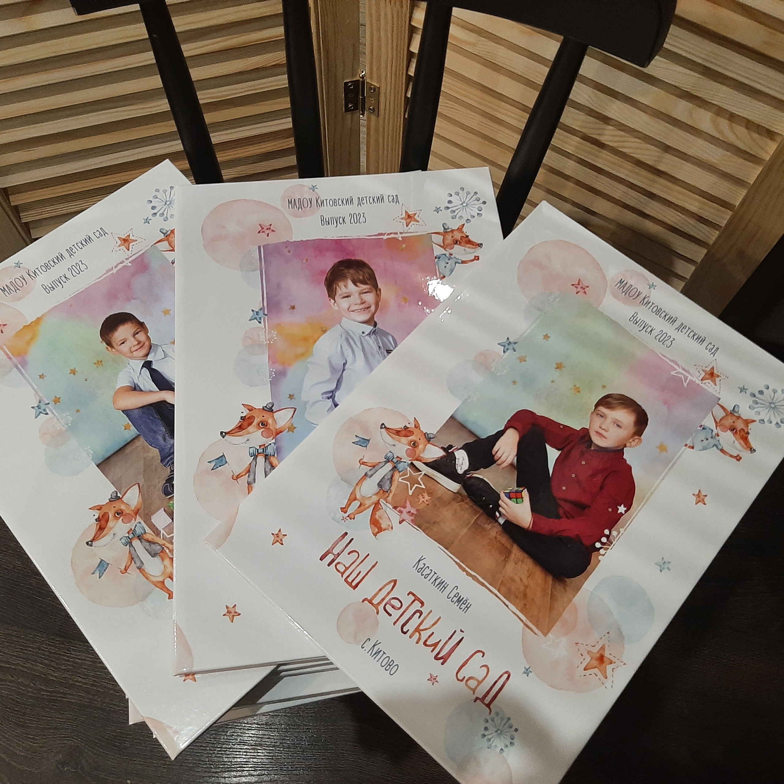 Фото готовых выпускных альбомов для детского сада и школы в Иваново Ярославле Костроме Владимире. Выпускные альбомы в Иваново в детский сад и школу. Александр и Светлана Янкины