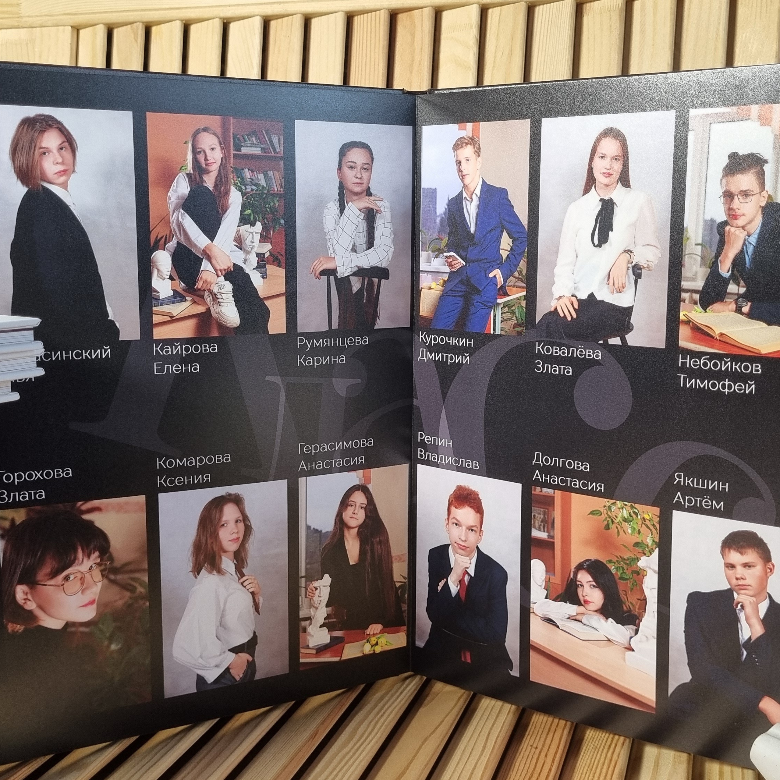 Фото готовых выпускных альбомов для детского сада и школы в Иваново Ярославле Костроме Владимире. Выпускные альбомы в Иваново в детский сад и школу. Александр и Светлана Янкины