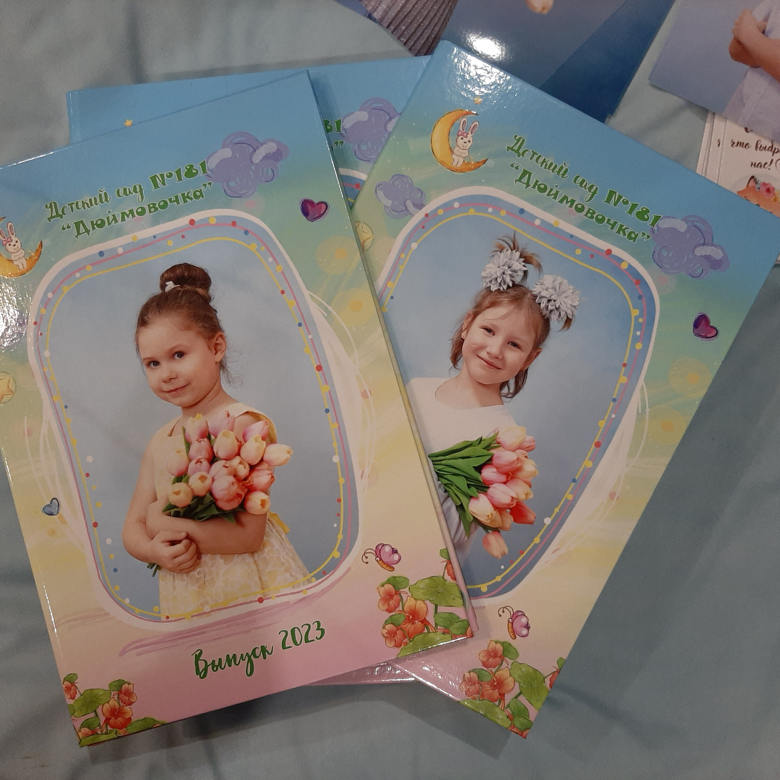 Фото готовых выпускных альбомов для детского сада и школы в Иваново Ярославле Костроме Владимире. Выпускные альбомы в Иваново в детский сад и школу. Александр и Светлана Янкины