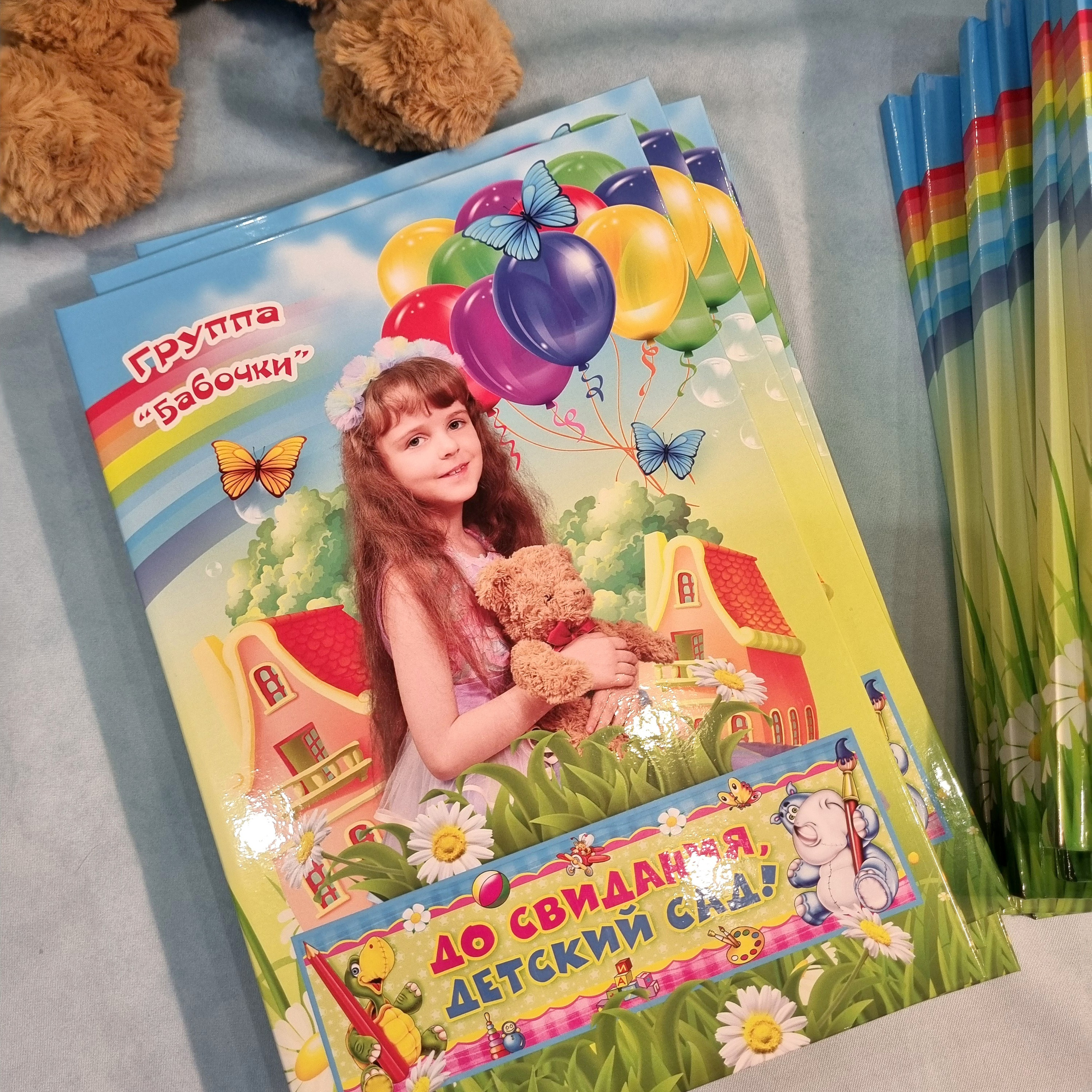 Фото готовых выпускных альбомов для детского сада и школы в Иваново Ярославле Костроме Владимире. Выпускные альбомы в Иваново в детский сад и школу. Александр и Светлана Янкины