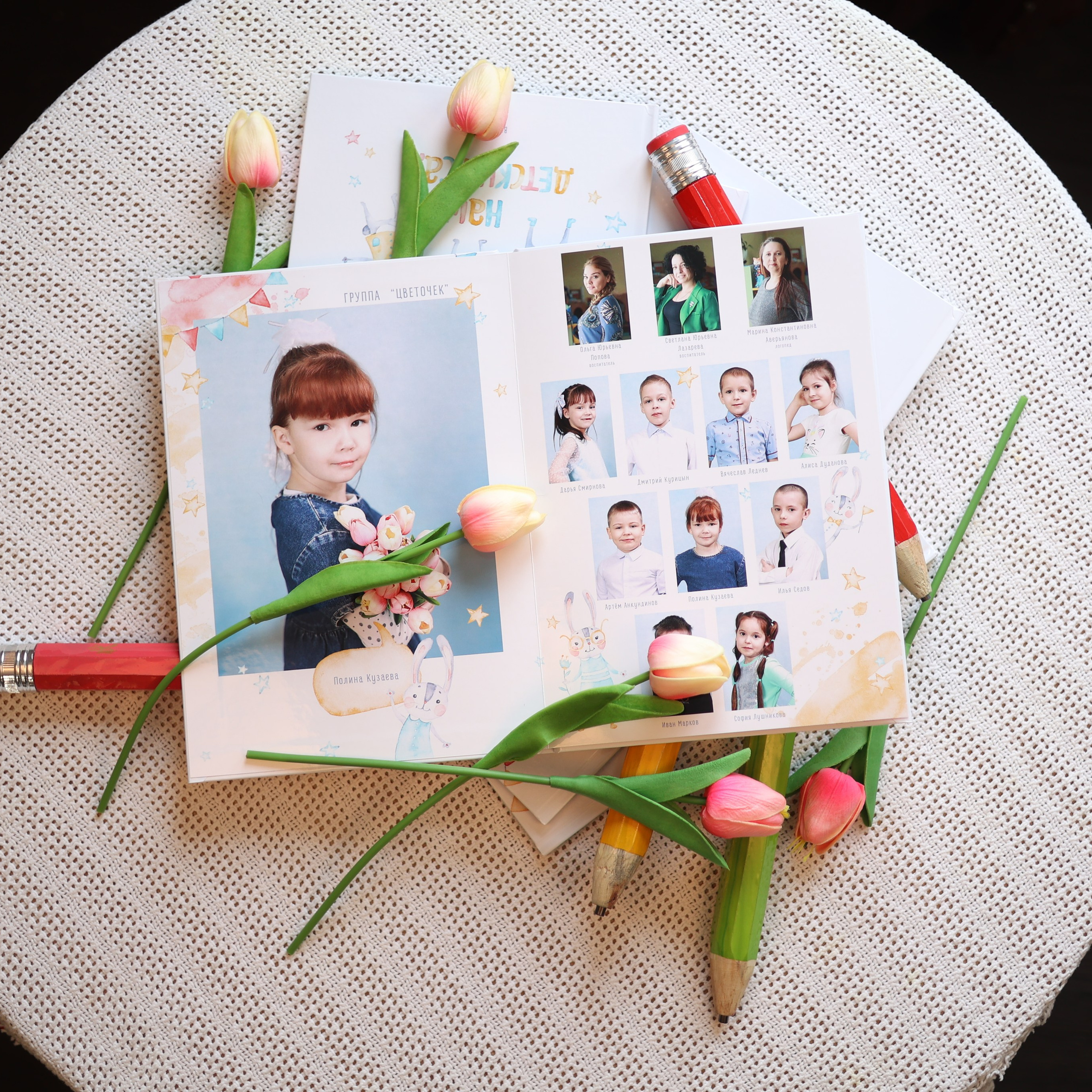 Фото готовых выпускных альбомов для детского сада и школы в Иваново Ярославле Костроме Владимире. Выпускные альбомы в Иваново в детский сад и школу. Александр и Светлана Янкины