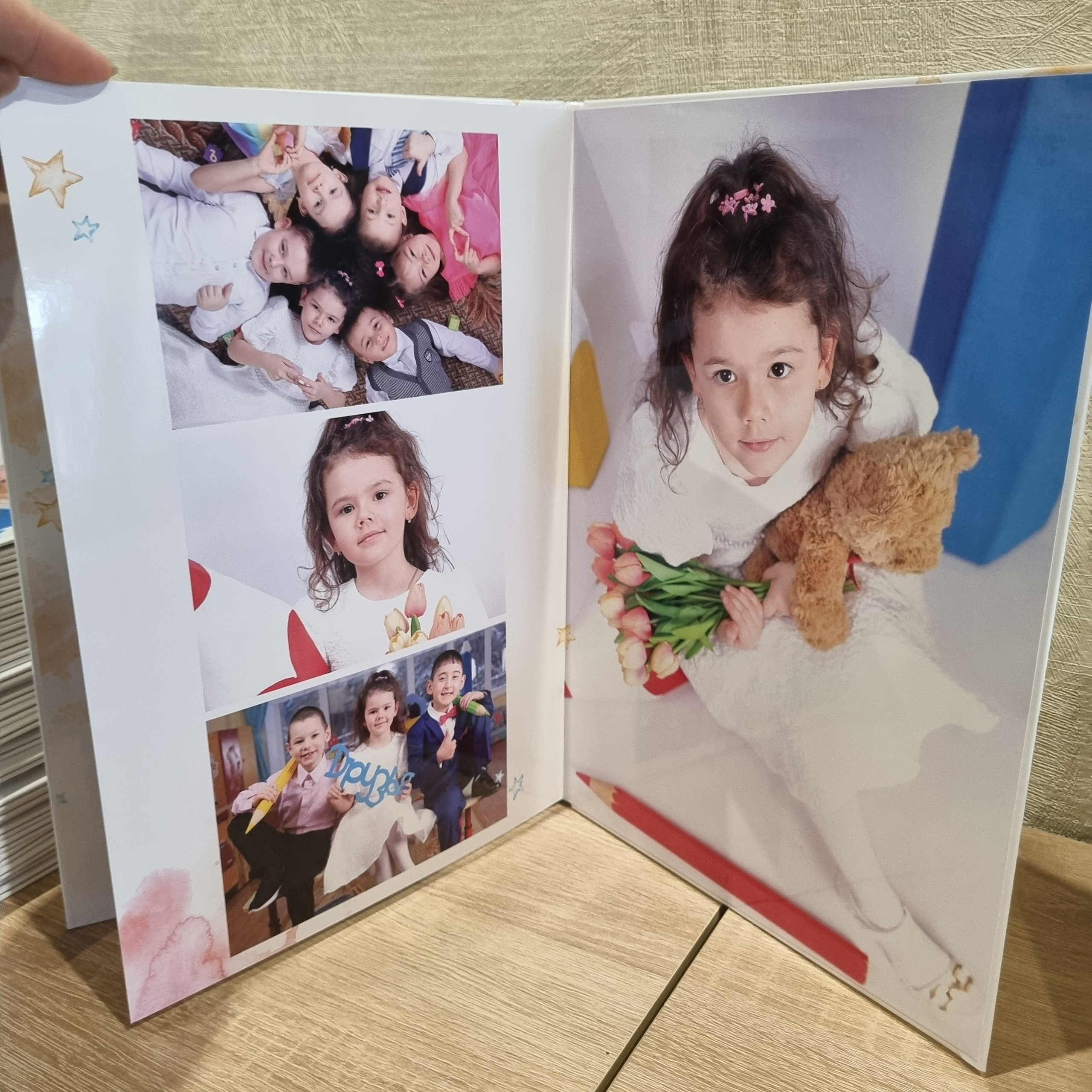Фото готовых выпускных альбомов для детского сада и школы в Иваново Ярославле Костроме Владимире. Выпускные альбомы в Иваново в детский сад и школу. Александр и Светлана Янкины