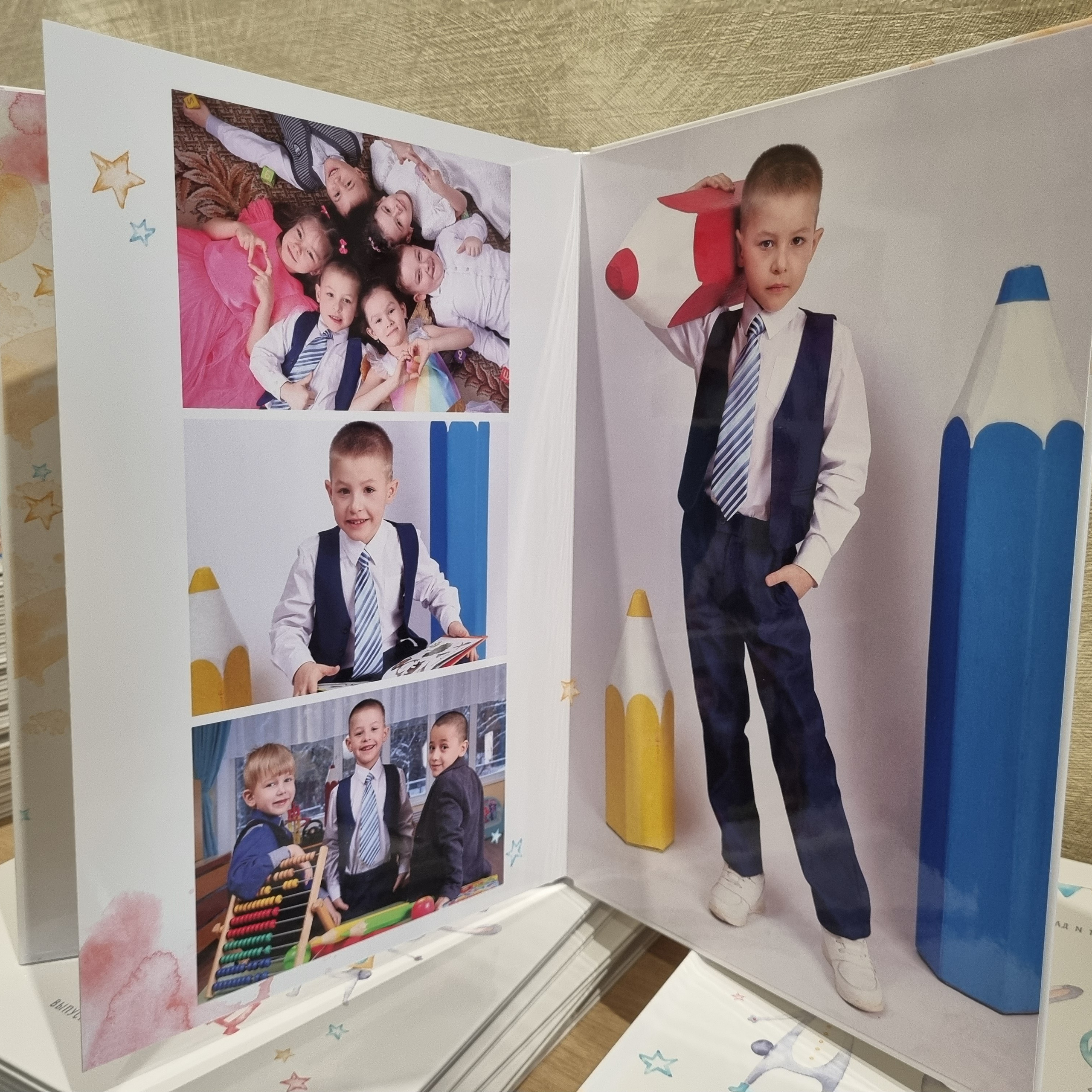 Фото готовых выпускных альбомов для детского сада и школы в Иваново Ярославле Костроме Владимире. Выпускные альбомы в Иваново в детский сад и школу. Александр и Светлана Янкины