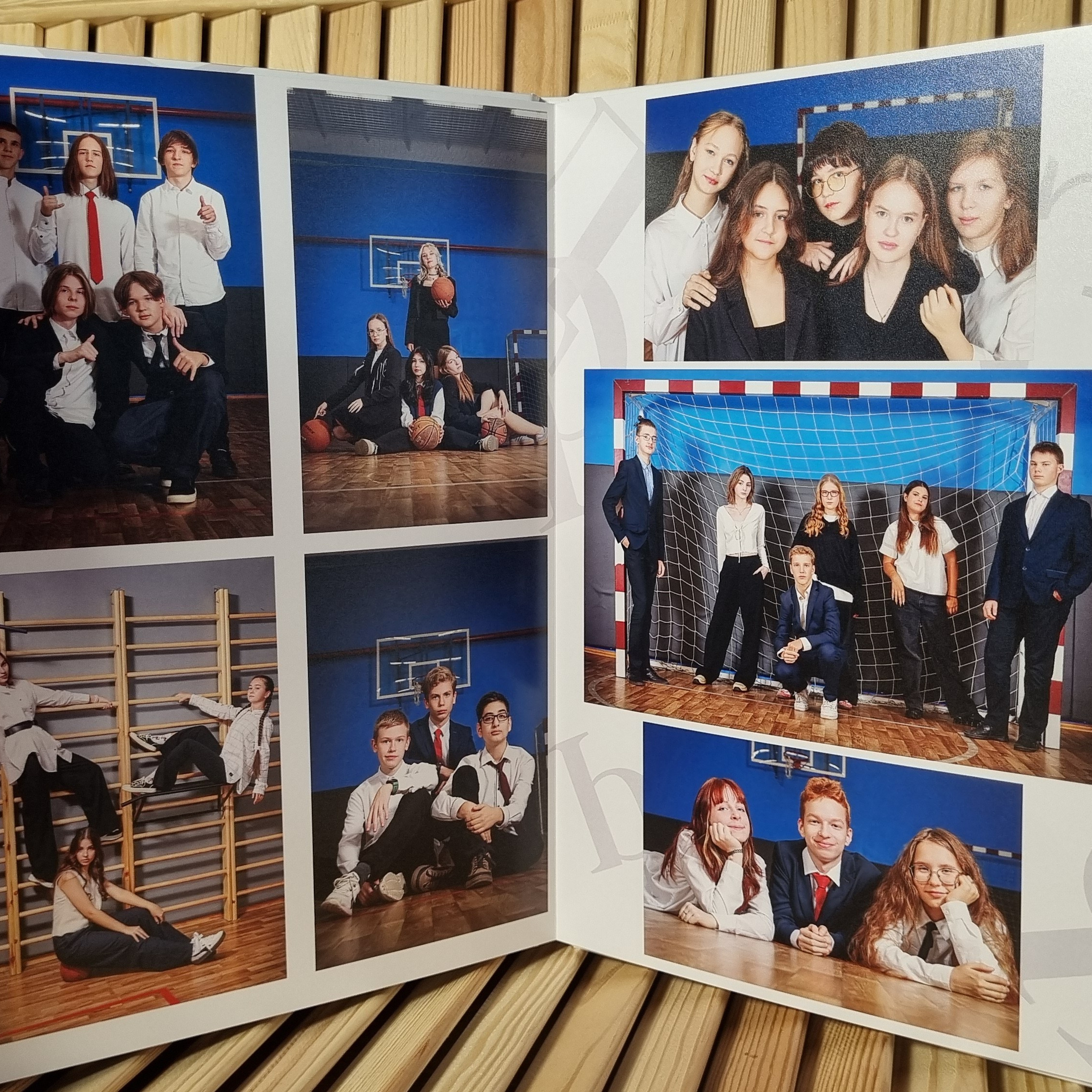 Фото готовых выпускных альбомов для детского сада и школы в Иваново Ярославле Костроме Владимире. Выпускные альбомы в Иваново в детский сад и школу. Александр и Светлана Янкины