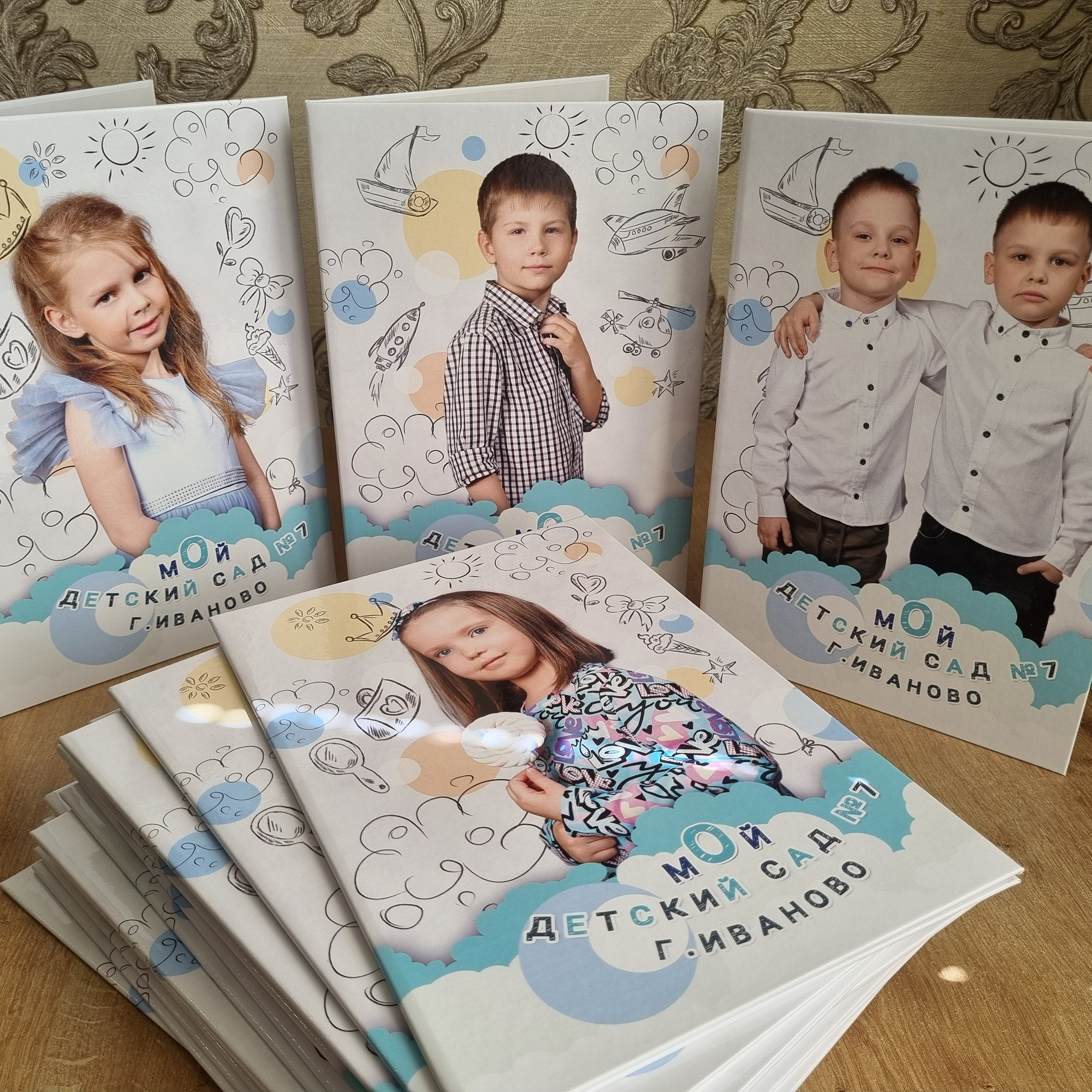 Фото готовых выпускных альбомов для детского сада и школы в Иваново Ярославле Костроме Владимире. Выпускные альбомы в Иваново в детский сад и школу. Александр и Светлана Янкины