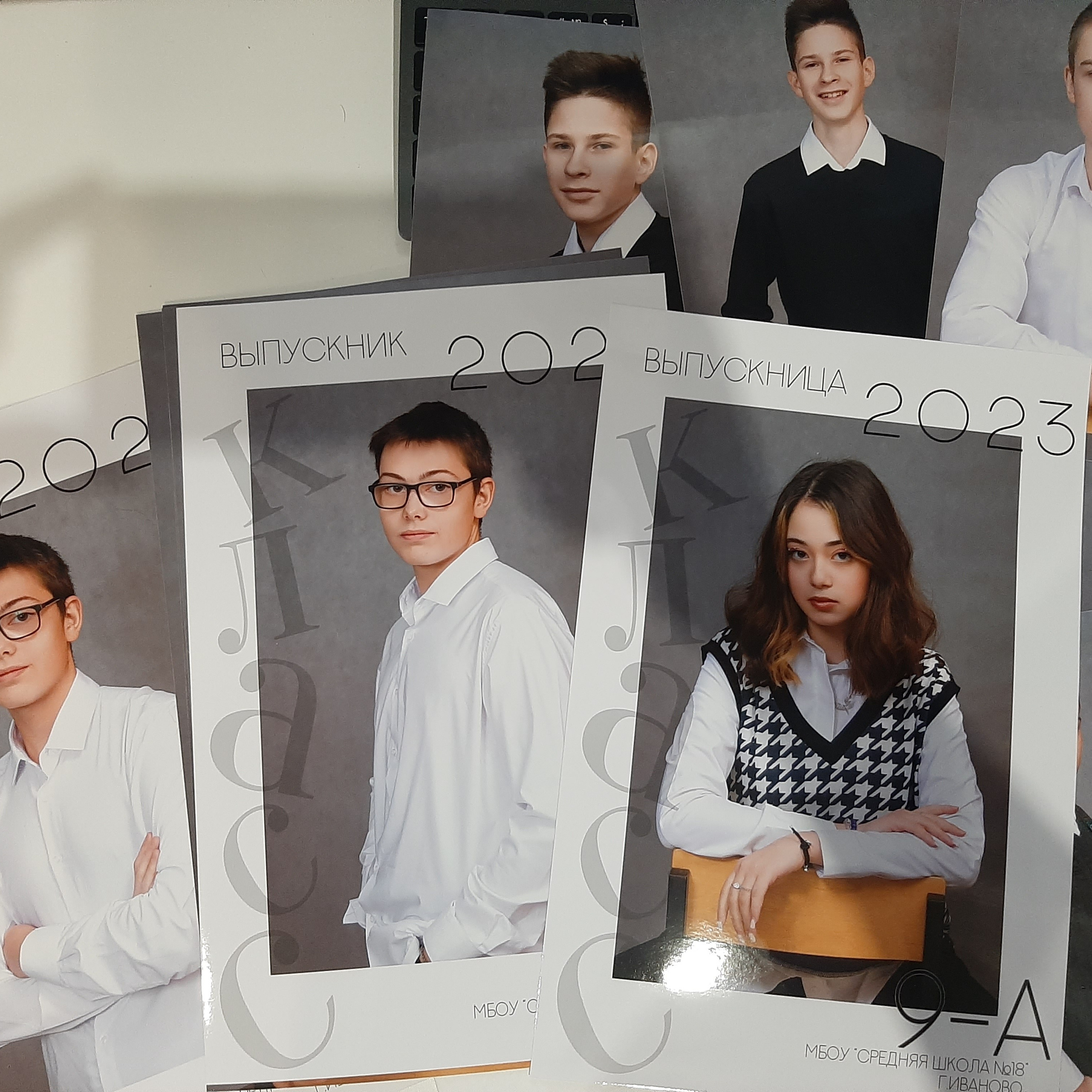 Фото готовых выпускных альбомов для детского сада и школы в Иваново Ярославле Костроме Владимире. Выпускные альбомы в Иваново в детский сад и школу. Александр и Светлана Янкины