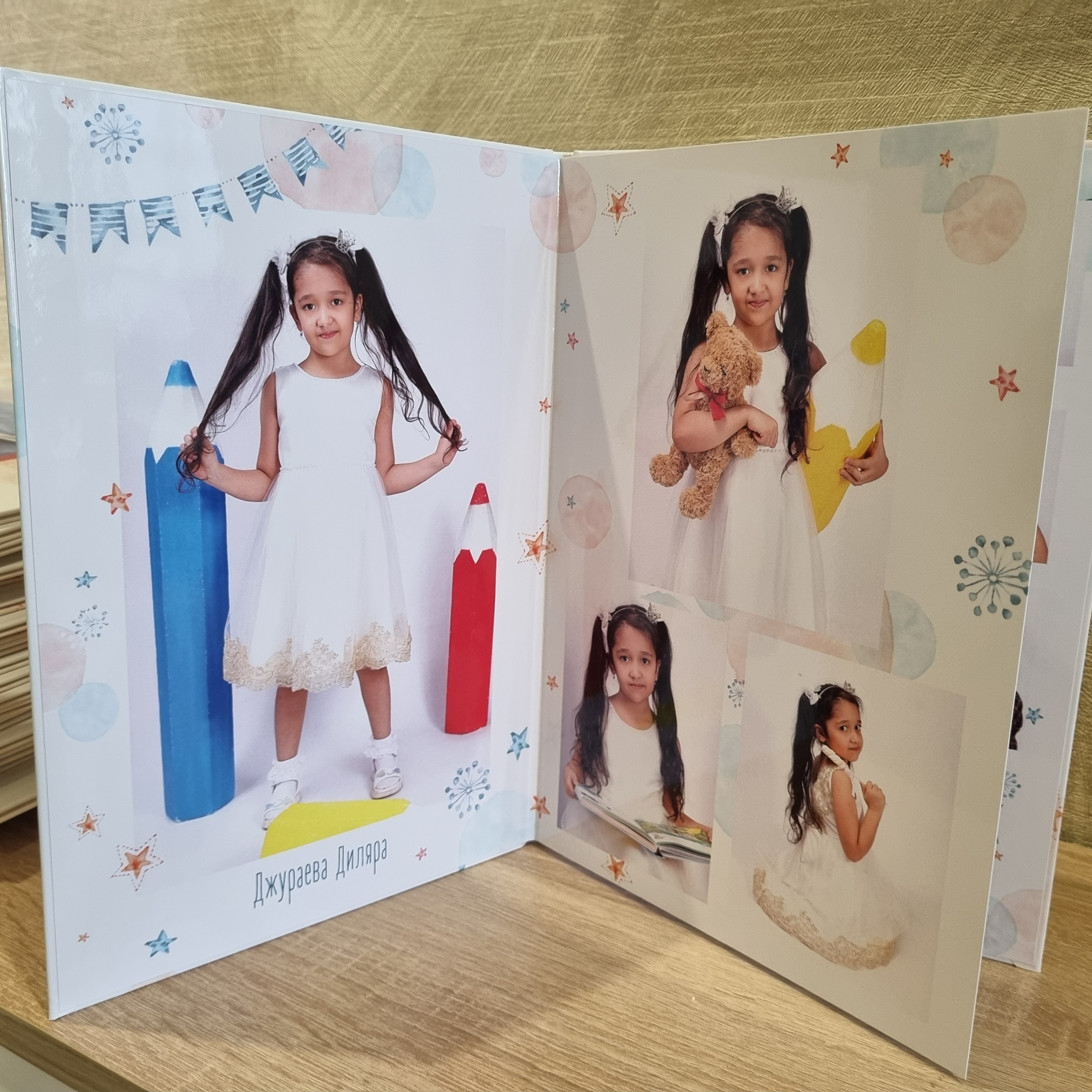 Фото готовых выпускных альбомов для детского сада и школы в Иваново Ярославле Костроме Владимире. Выпускные альбомы в Иваново в детский сад и школу. Александр и Светлана Янкины