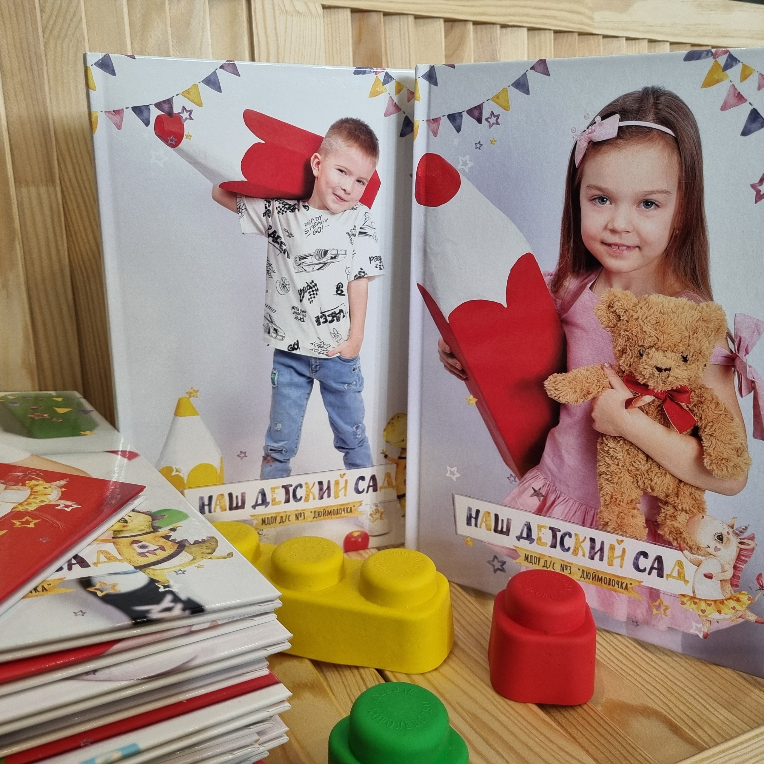 Фото готовых выпускных альбомов для детского сада и школы в Иваново Ярославле Костроме Владимире. Выпускные альбомы в Иваново в детский сад и школу. Александр и Светлана Янкины